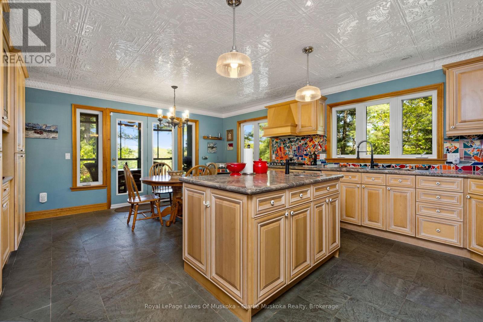 733 Whites Falls Road, Georgian Bay, Ontario  L0K 1S0 - Photo 9 - X12179731