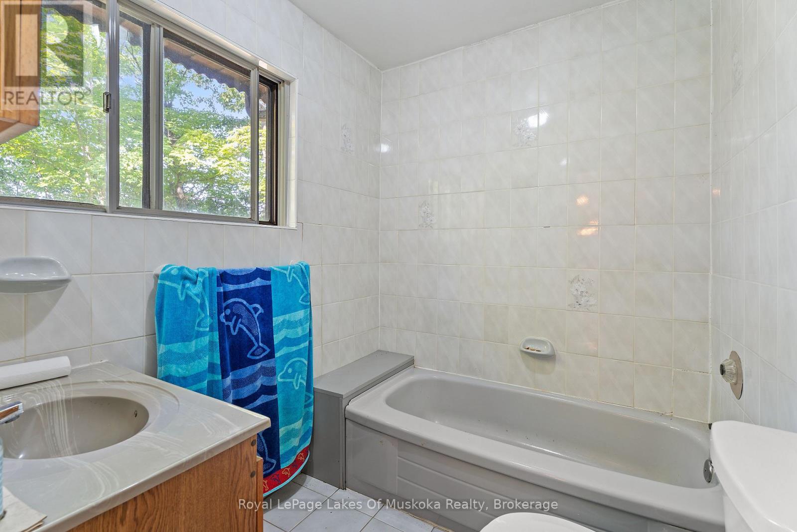 1030 Mccabe Road, Lake Of Bays, Ontario  P0B 1A0 - Photo 10 - X12189109