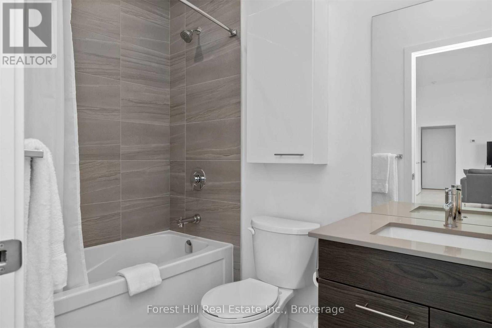 502 - 120 Carrick Trail, Gravenhurst, Ontario  P1P 0A2 - Photo 4 - X12200263