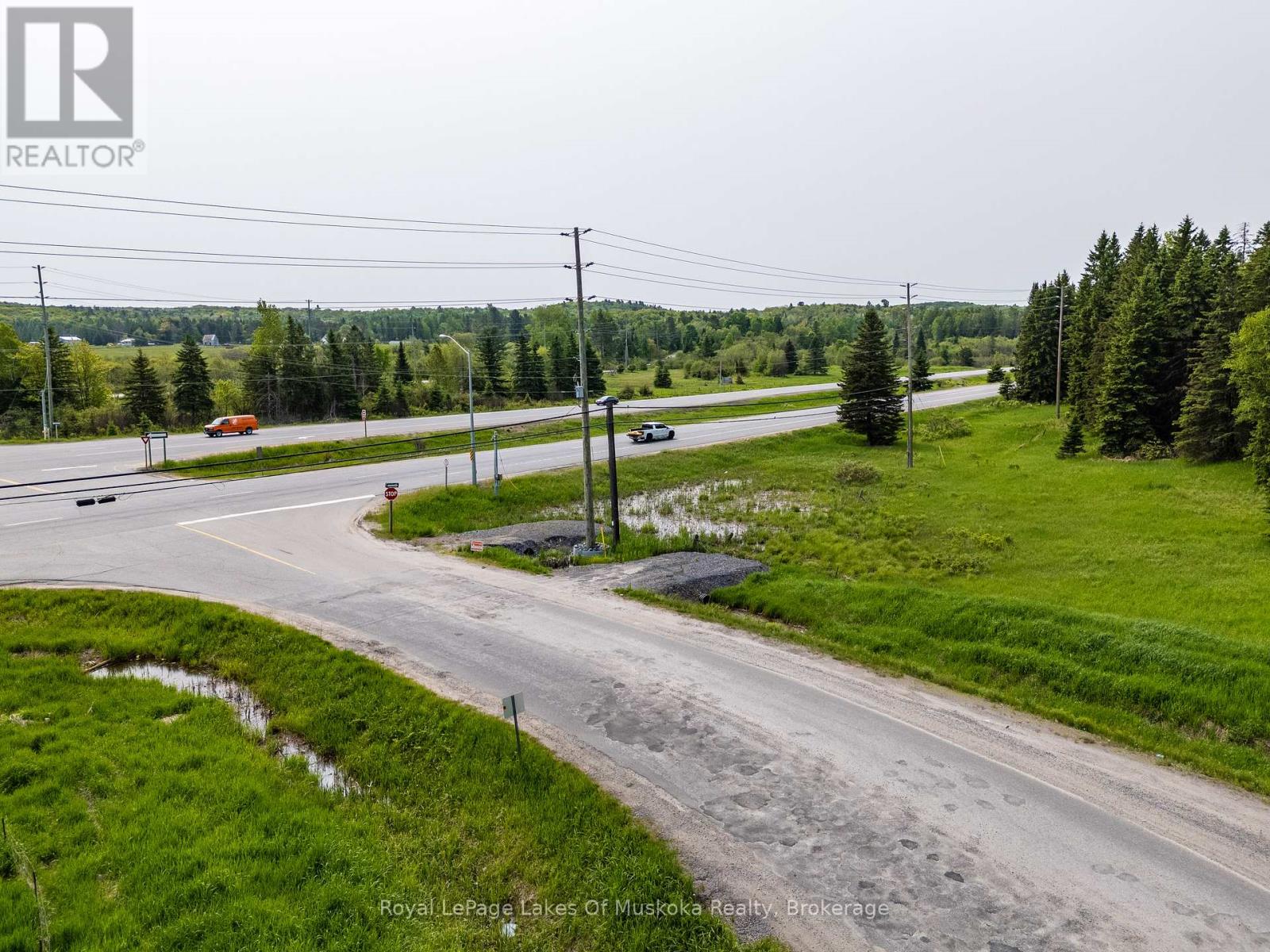 22 Allensville Road, Huntsville, Ontario  P0B 1M0 - Photo 3 - X12202484