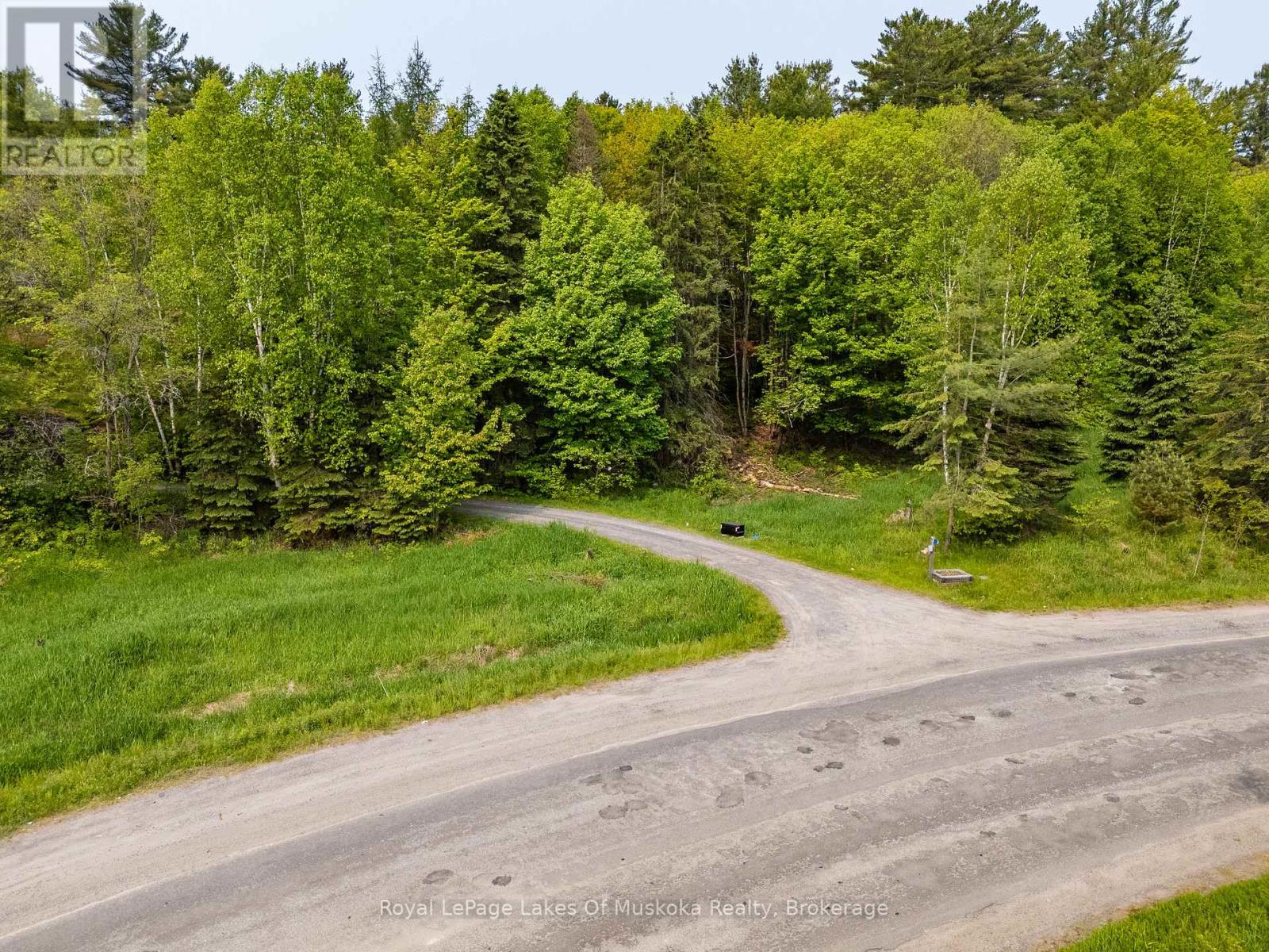 22 Allensville Road, Huntsville, Ontario  P0B 1M0 - Photo 6 - X12202484