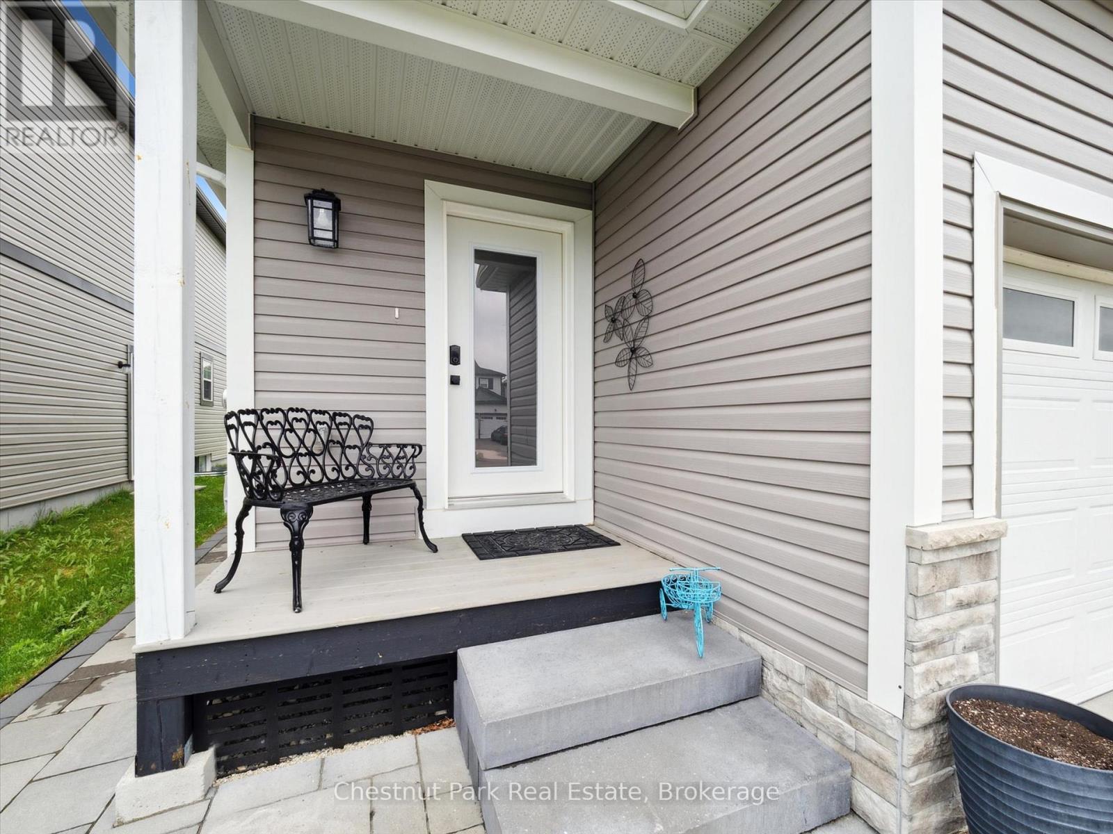 245 Wild Rose Drive, Gravenhurst, Ontario  P1P 0B4 - Photo 4 - X12205375