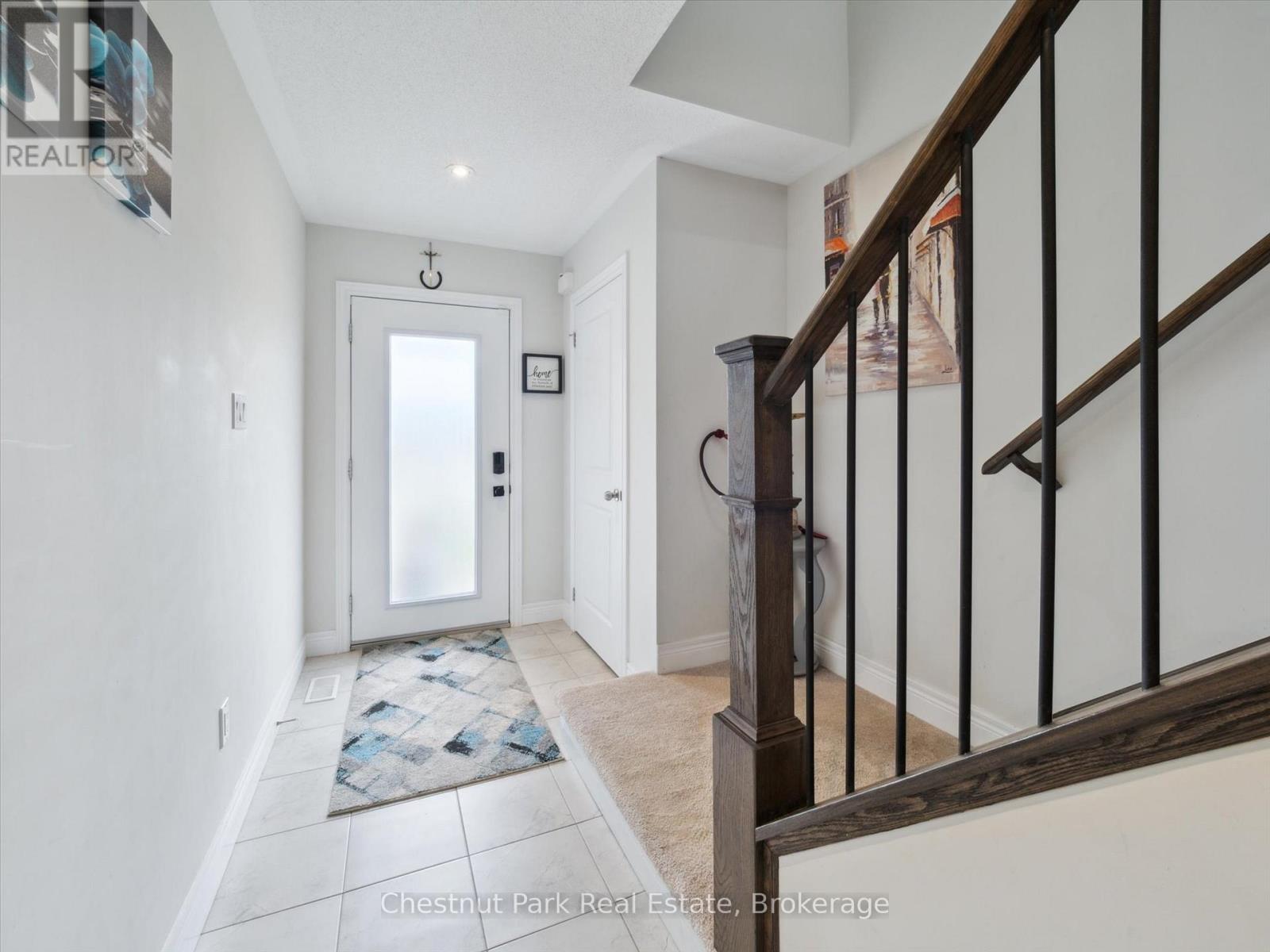 245 Wild Rose Drive, Gravenhurst, Ontario  P1P 0B4 - Photo 5 - X12205375