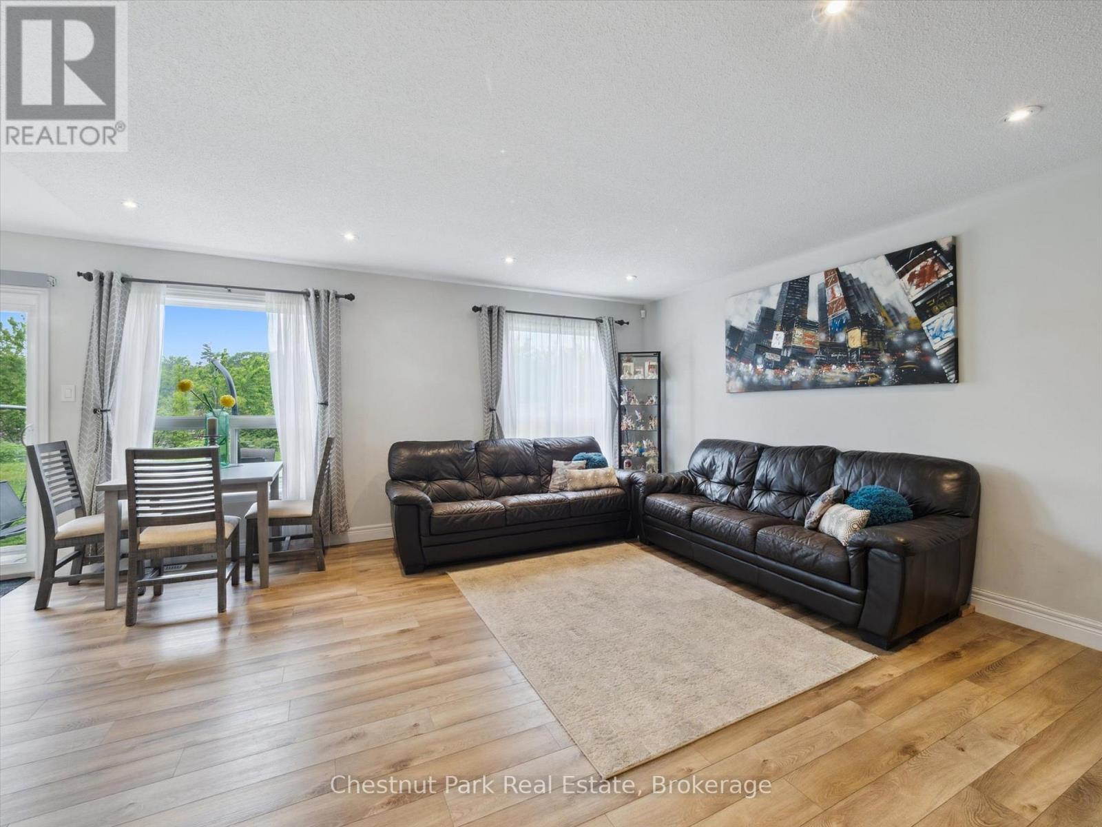 245 Wild Rose Drive, Gravenhurst, Ontario  P1P 0B4 - Photo 8 - X12205375