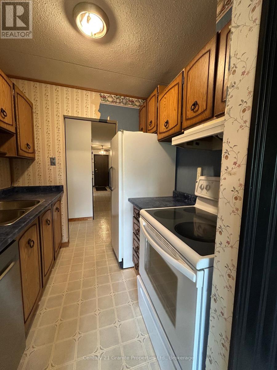 306 - 200 Beaconview Heights, Parry Sound, Ontario  P2A 2E1 - Photo 11 - X12226528