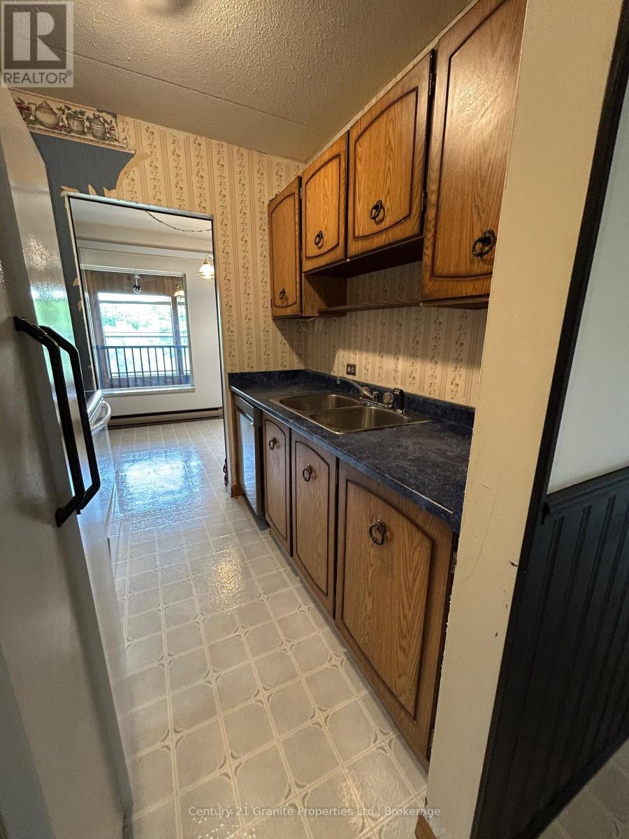 306 - 200 Beaconview Heights, Parry Sound, Ontario  P2A 2E1 - Photo 12 - X12226528