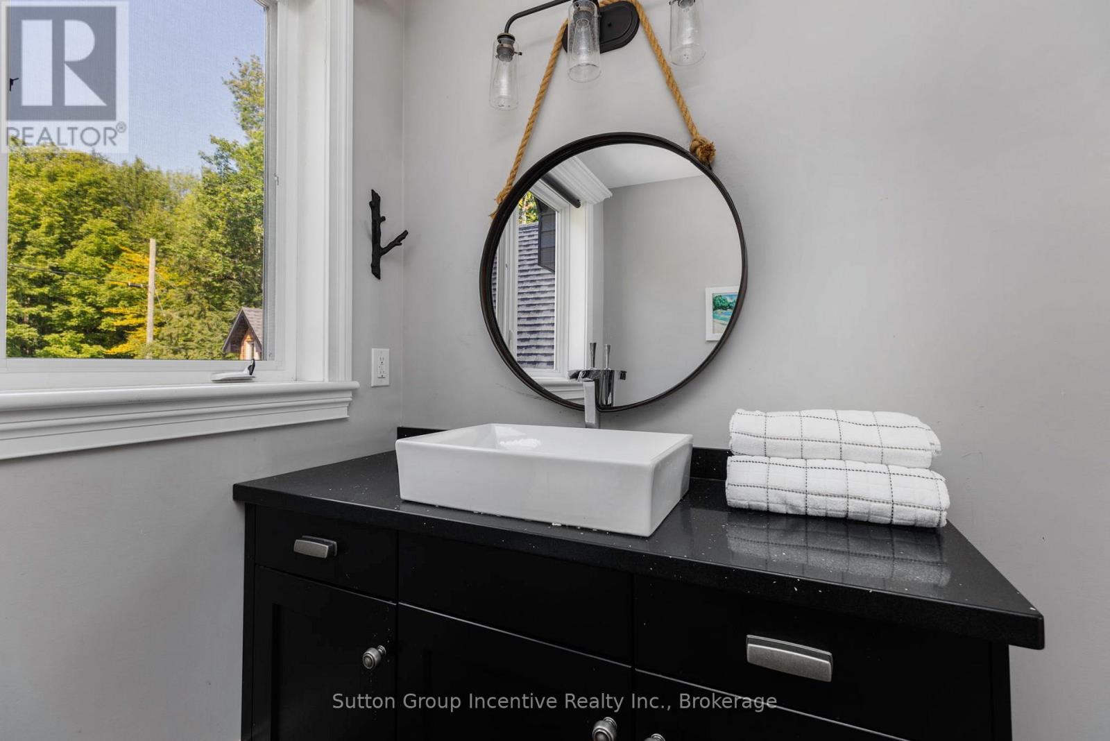 15 Gordon Point Lane, Seguin, Ontario  P0C 1H0 - Photo 26 - X12254774