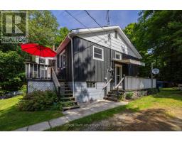 9 WOODS LANE, Seguin, Ontario