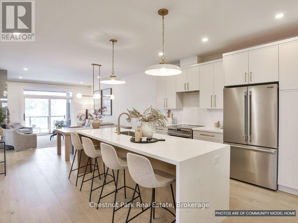 18 Pine Needle Way, Huntsville, Ontario  P1H 1M3 - Photo 2 - X12287992