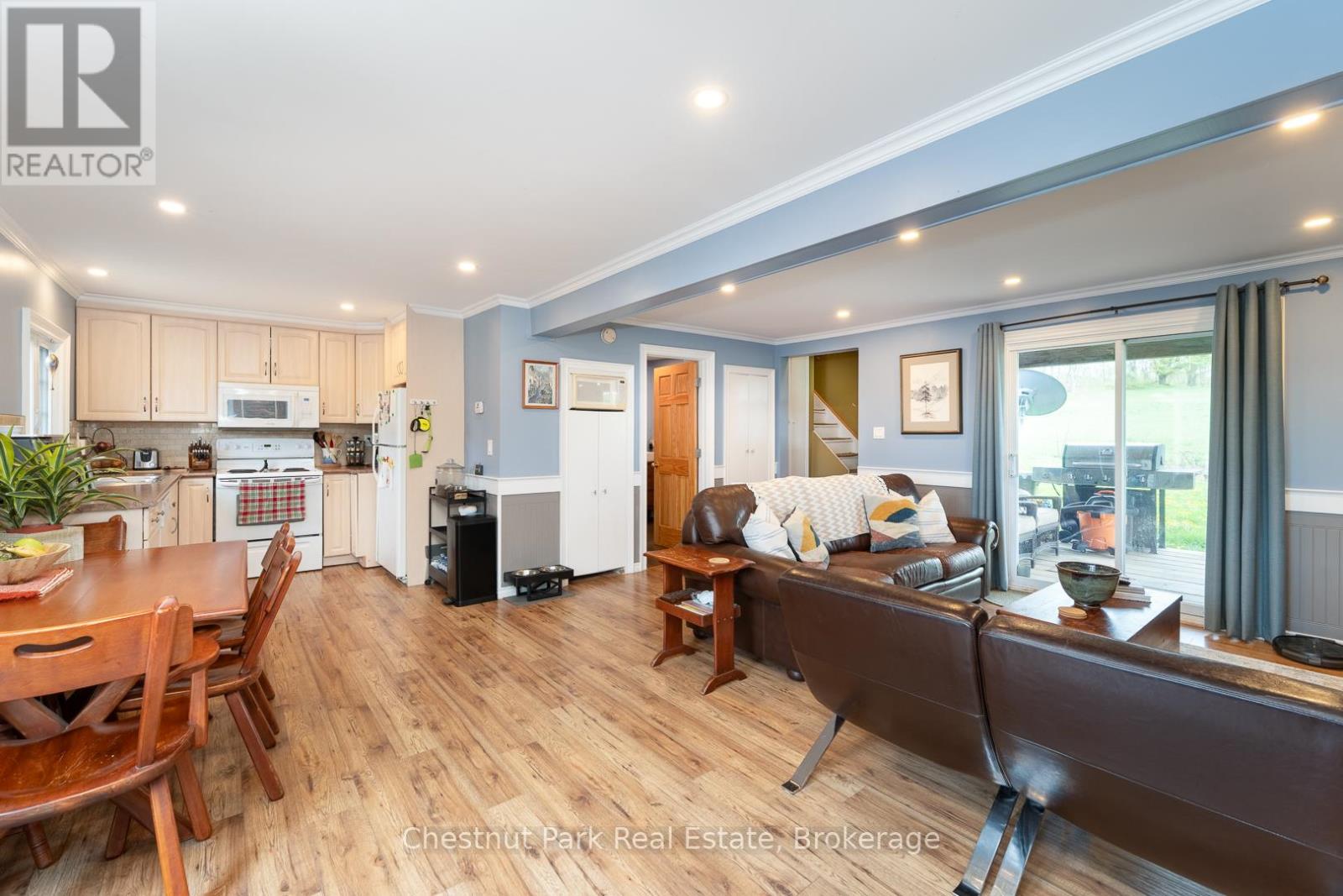 2015 141 Highway, Muskoka Lakes, Ontario  P0B 1M0 - Photo 3 - X12289883