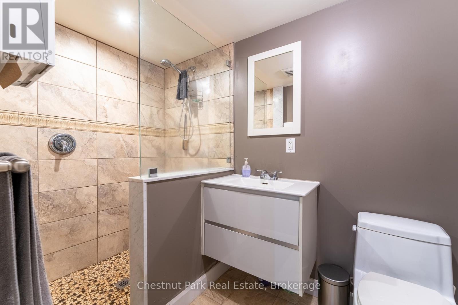 2015 141 Highway, Muskoka Lakes, Ontario  P0B 1M0 - Photo 31 - X12289883