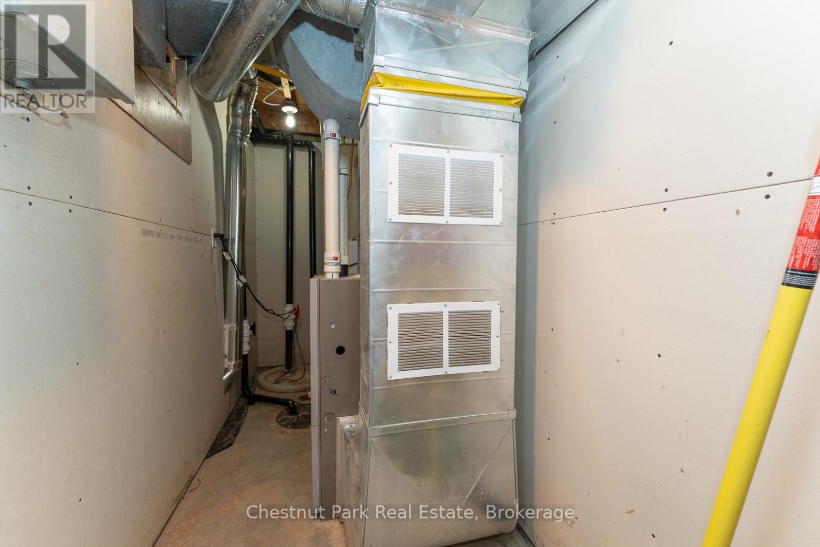 2015 141 Highway, Muskoka Lakes, Ontario  P0B 1M0 - Photo 32 - X12289883