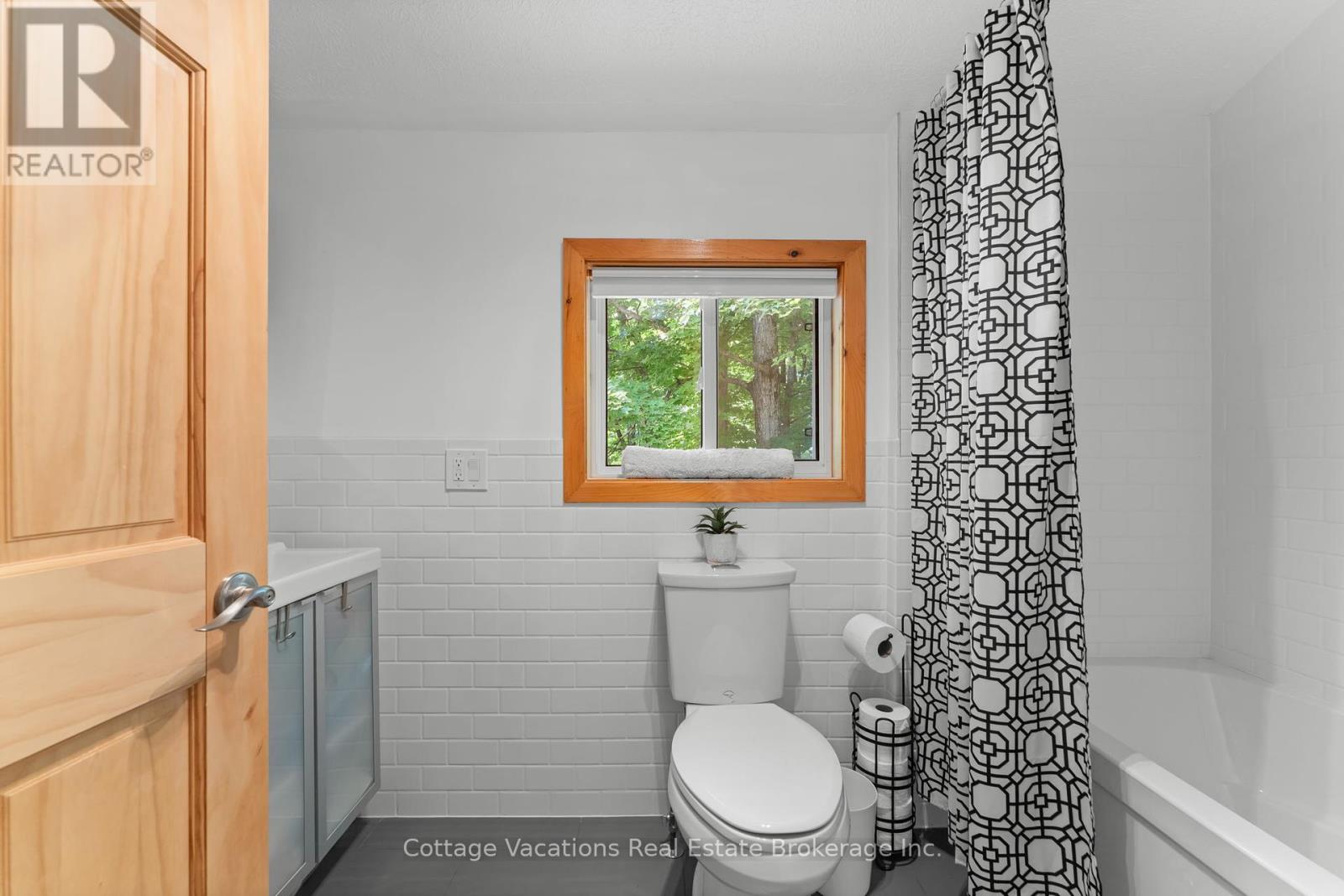 1292 Port Cunnington Road, Lake Of Bays, Ontario  P0A 1H0 - Photo 24 - X12293745