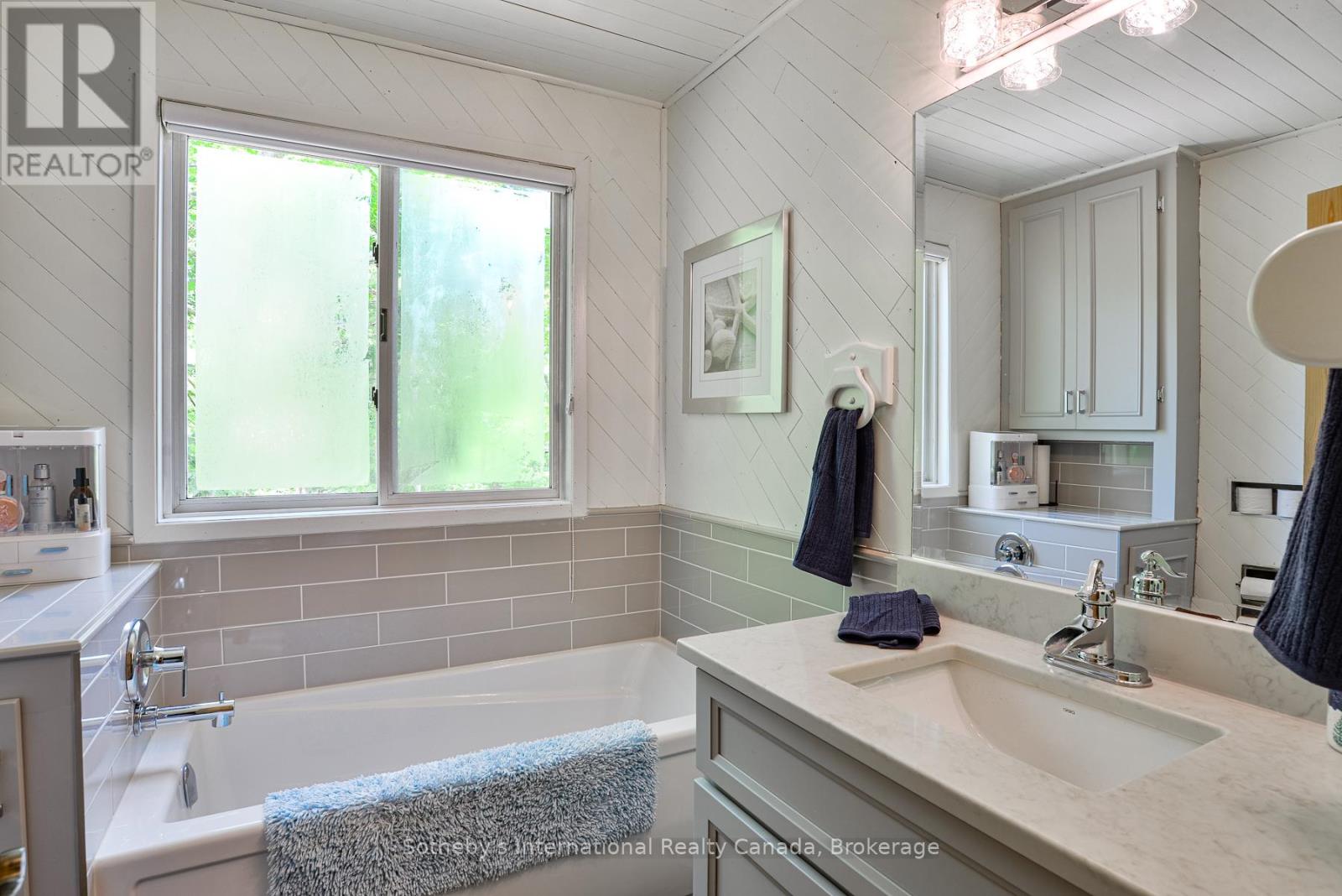 1062 Bradley Road, Muskoka Lakes, Ontario  P1P 1R2 - Photo 25 - X12306005