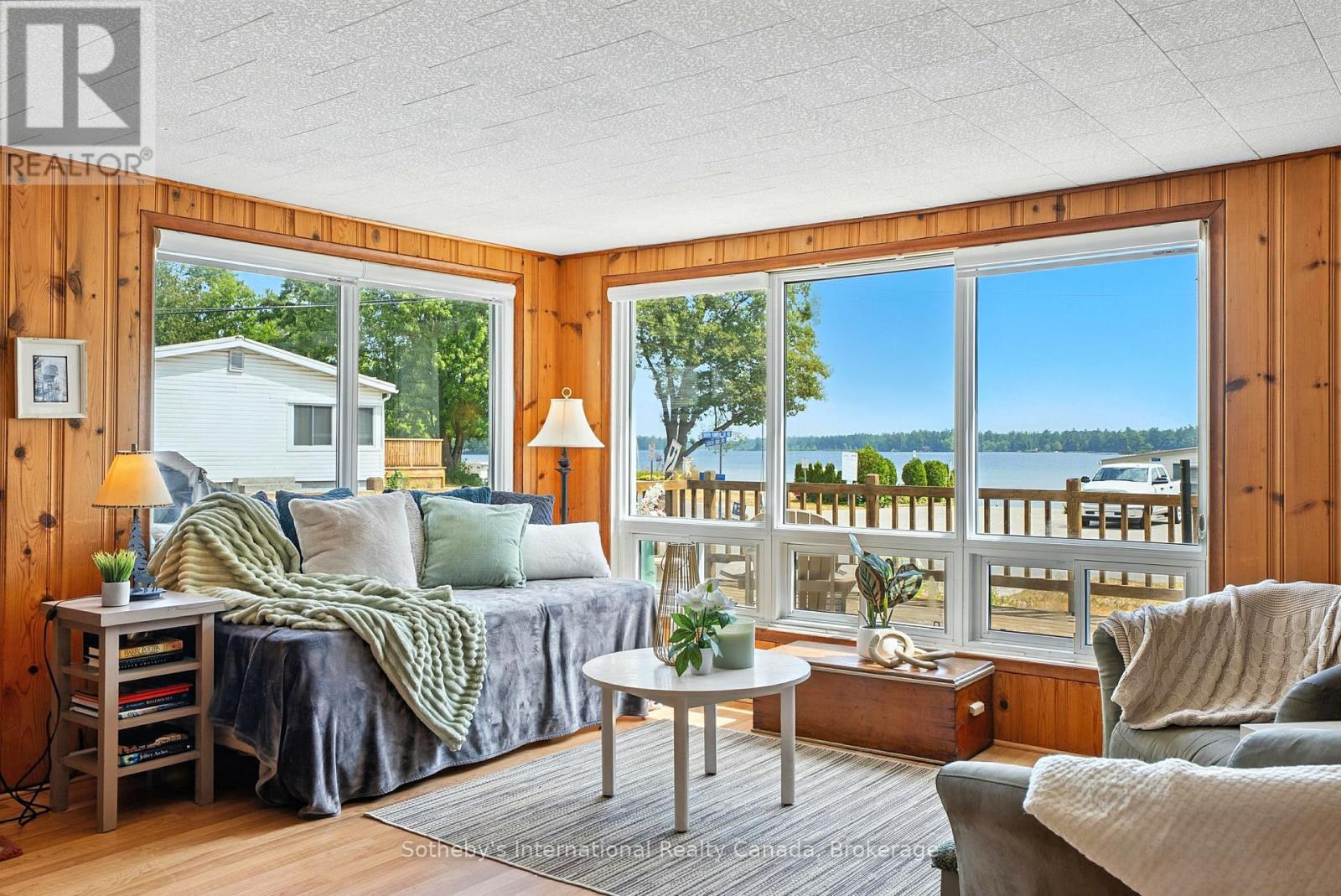 1120 South Kahshe Lake Road, Gravenhurst, Ontario  P0E 1G0 - Photo 1 - X12309534