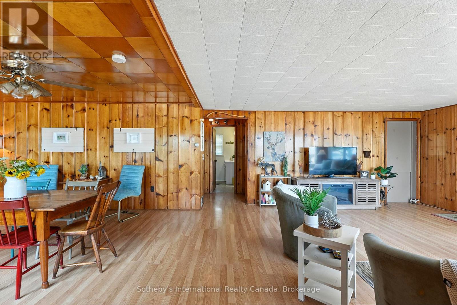 1120 South Kahshe Lake Road, Gravenhurst, Ontario  P0E 1G0 - Photo 13 - X12309534