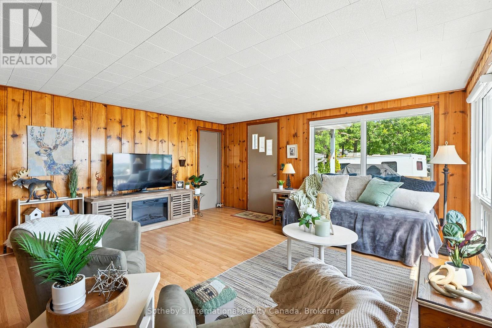 1120 South Kahshe Lake Road, Gravenhurst, Ontario  P0E 1G0 - Photo 14 - X12309534