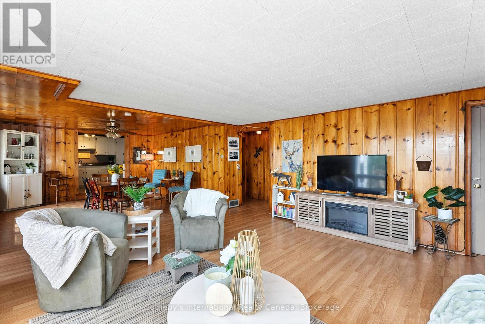 1120 South Kahshe Lake Road, Gravenhurst, Ontario  P0E 1G0 - Photo 17 - X12309534