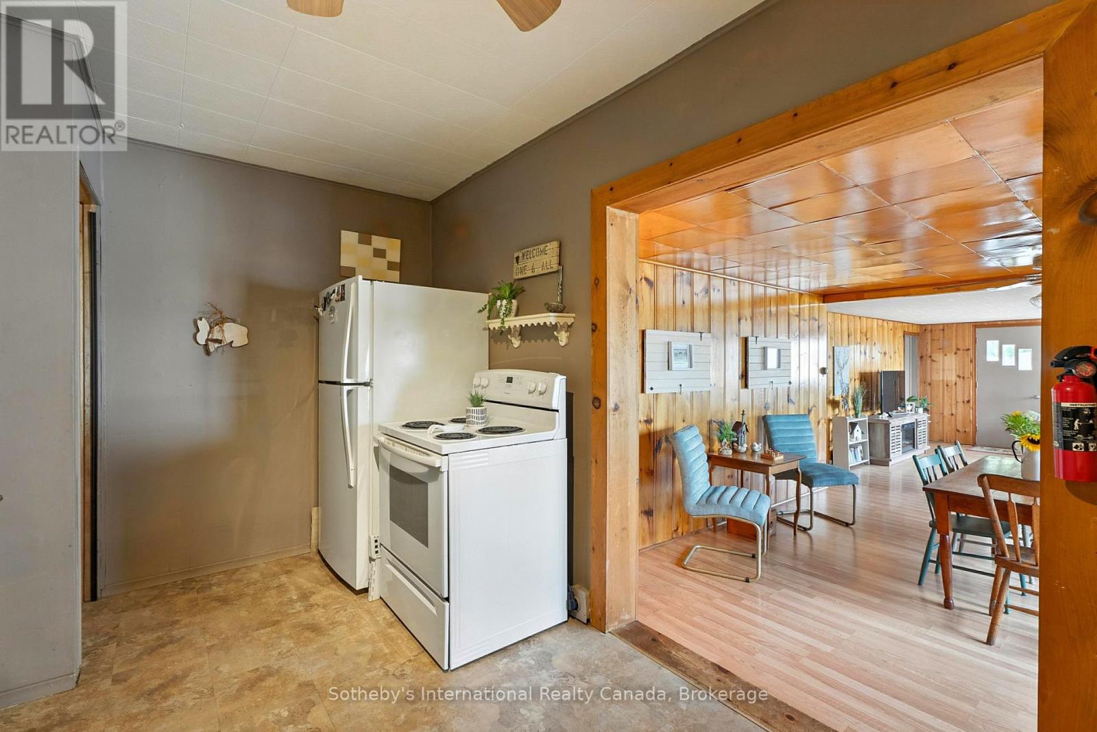 1120 South Kahshe Lake Road, Gravenhurst, Ontario  P0E 1G0 - Photo 22 - X12309534