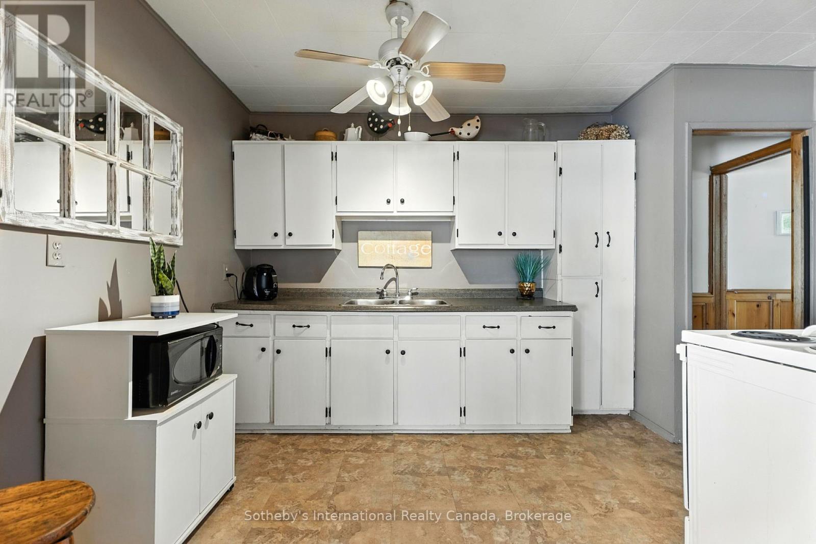 1120 South Kahshe Lake Road, Gravenhurst, Ontario  P0E 1G0 - Photo 23 - X12309534