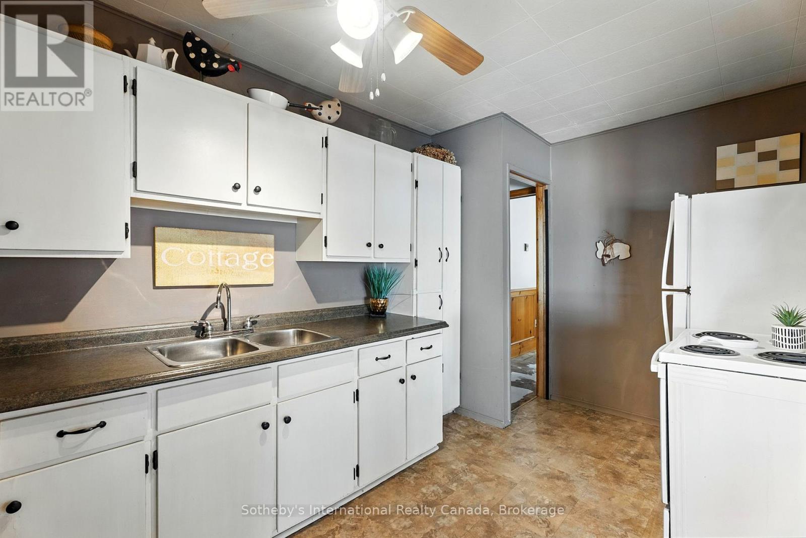 1120 South Kahshe Lake Road, Gravenhurst, Ontario  P0E 1G0 - Photo 24 - X12309534