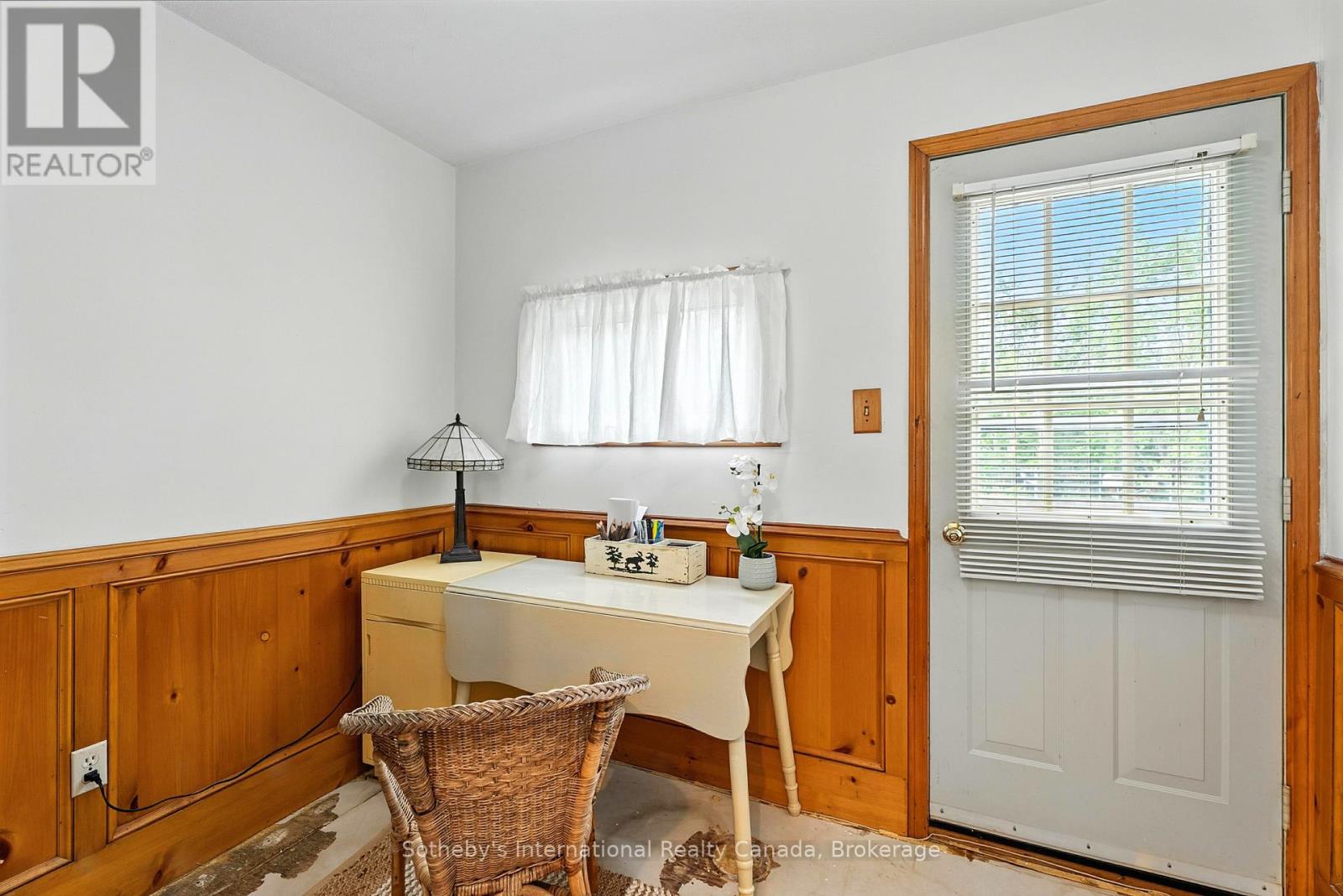 1120 South Kahshe Lake Road, Gravenhurst, Ontario  P0E 1G0 - Photo 25 - X12309534