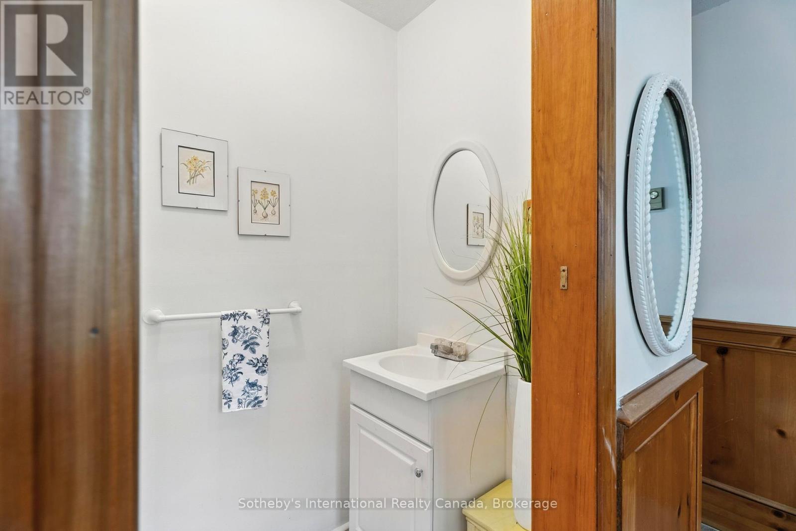 1120 South Kahshe Lake Road, Gravenhurst, Ontario  P0E 1G0 - Photo 28 - X12309534