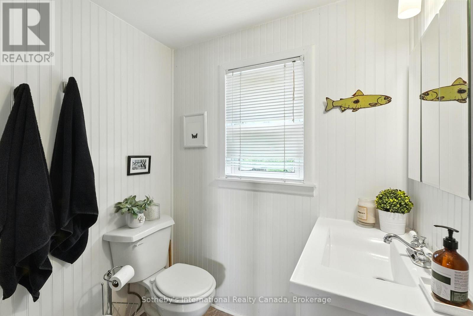 1120 South Kahshe Lake Road, Gravenhurst, Ontario  P0E 1G0 - Photo 33 - X12309534