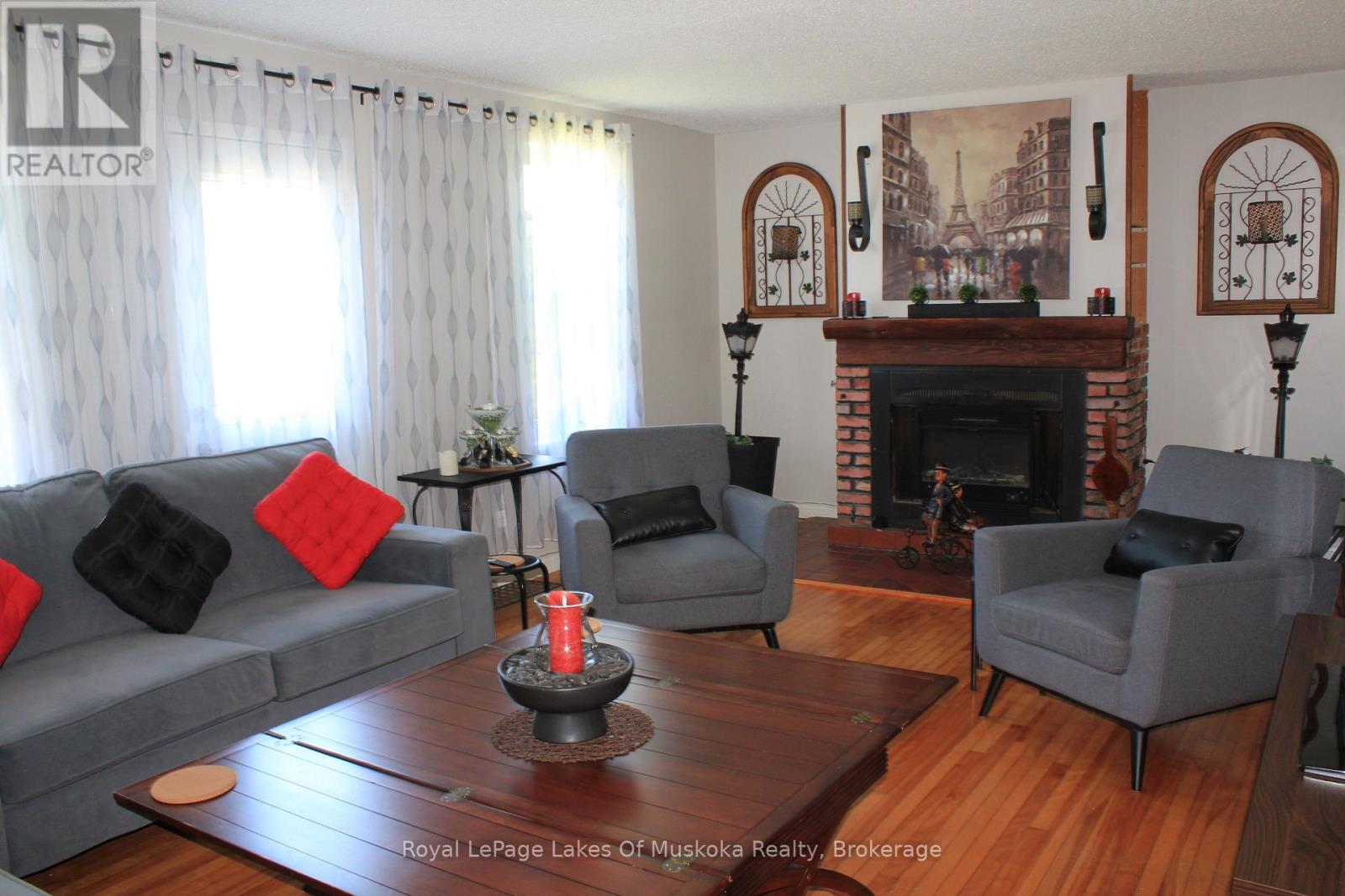 7 Duncan Street W, Huntsville, Ontario  P1H 1V9 - Photo 3 - X12319069