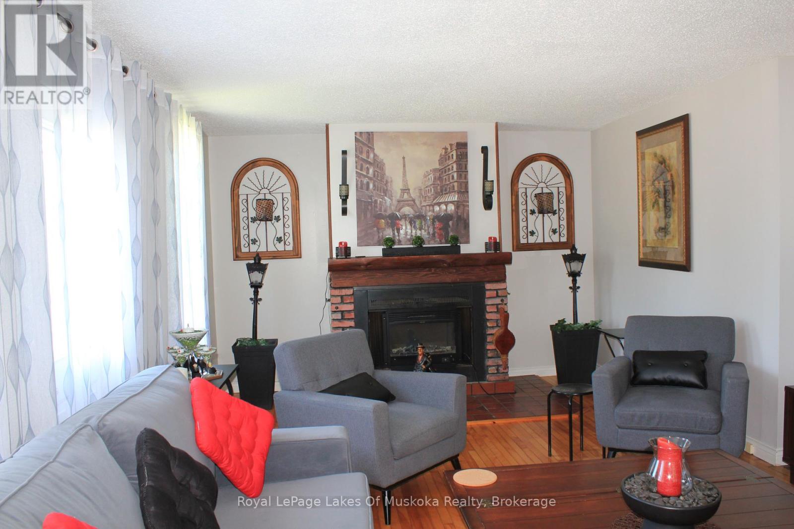 7 Duncan Street W, Huntsville, Ontario  P1H 1V9 - Photo 4 - X12319069