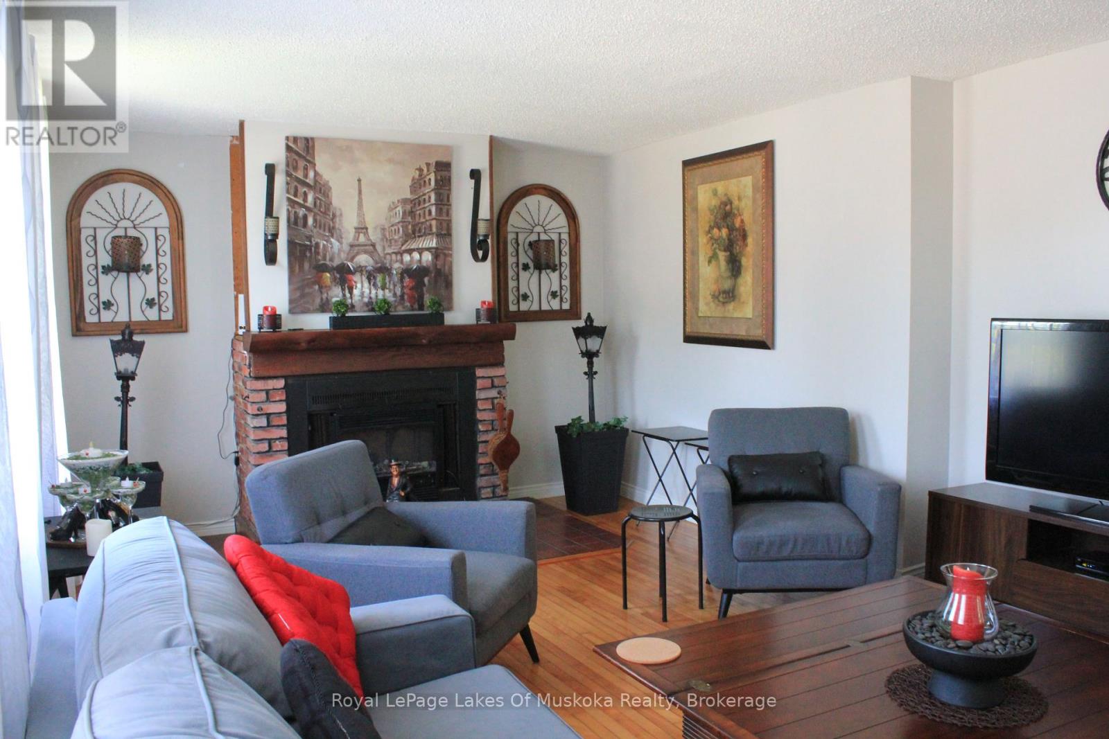 7 Duncan Street W, Huntsville, Ontario  P1H 1V9 - Photo 7 - X12319069