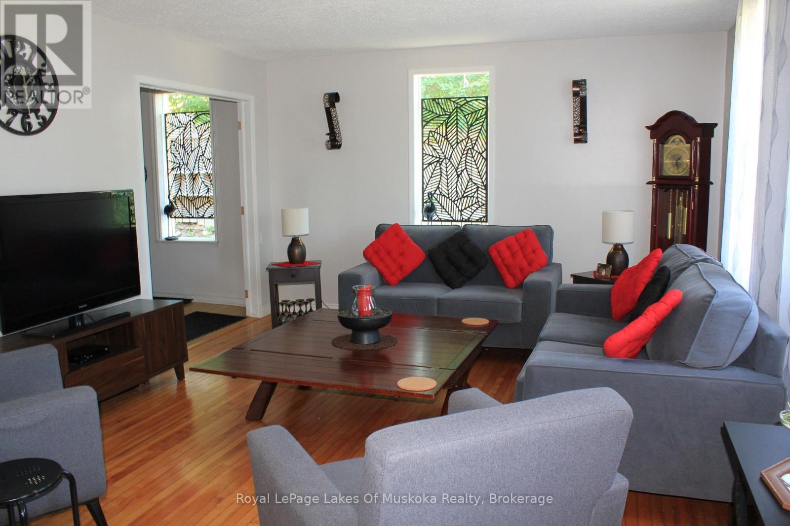 7 Duncan Street W, Huntsville, Ontario  P1H 1V9 - Photo 8 - X12319069