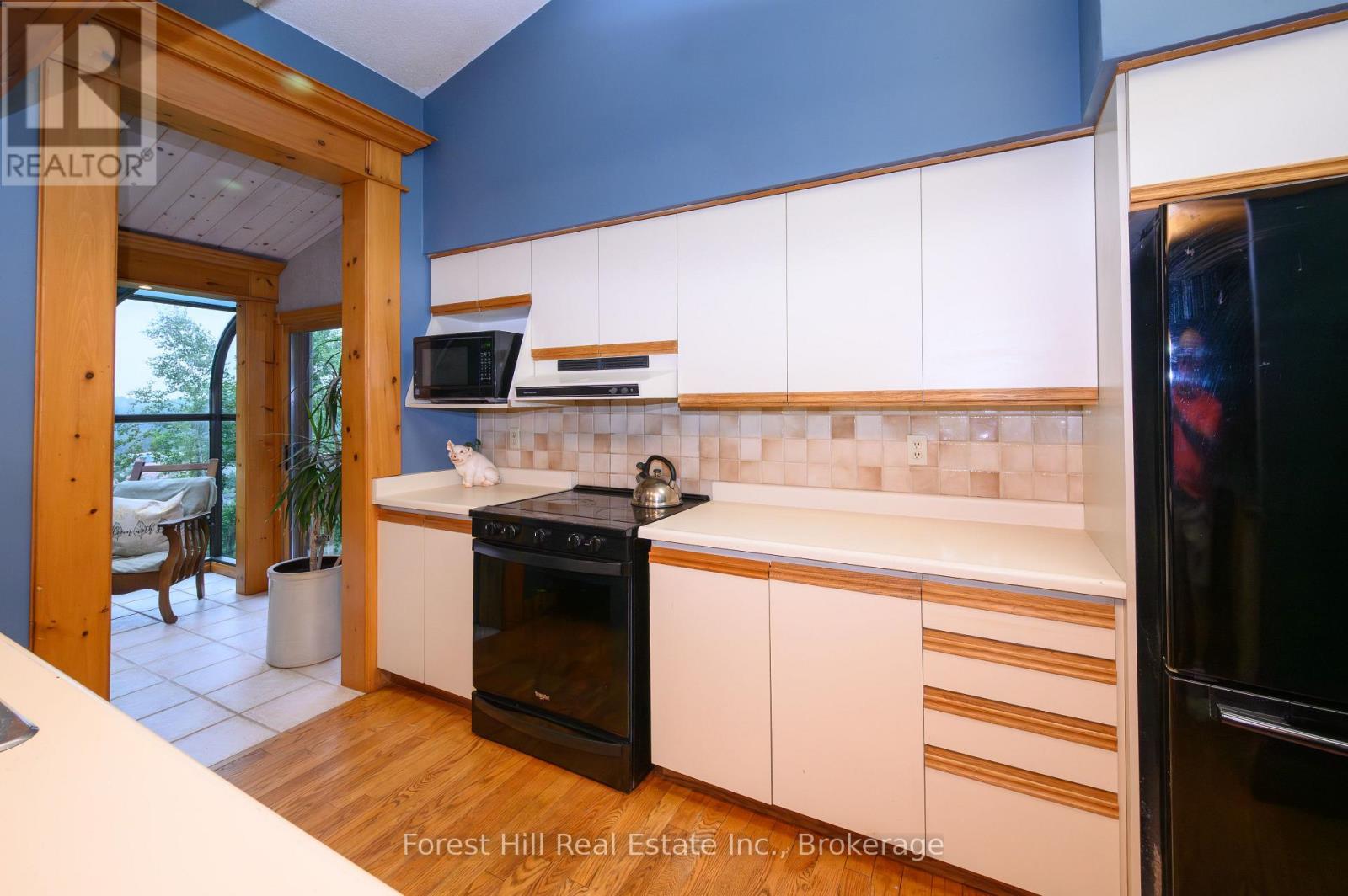 35 Westvale Drive S, Bracebridge, Ontario  P1L 1B5 - Photo 11 - X12322489