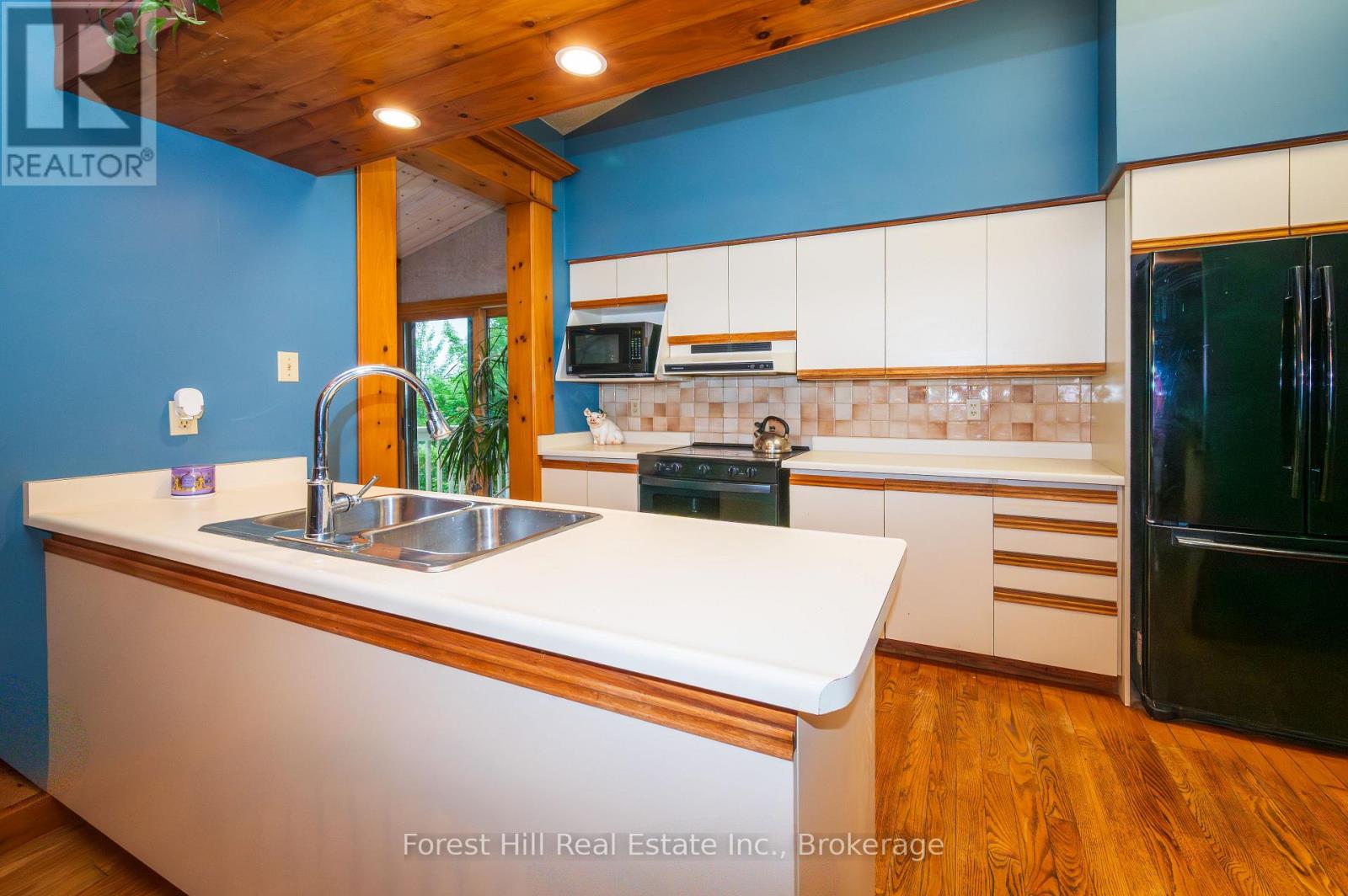 35 Westvale Drive S, Bracebridge, Ontario  P1L 1B5 - Photo 12 - X12322489