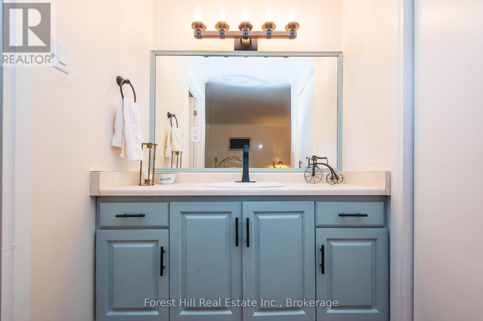 35 Westvale Drive S, Bracebridge, Ontario  P1L 1B5 - Photo 18 - X12322489