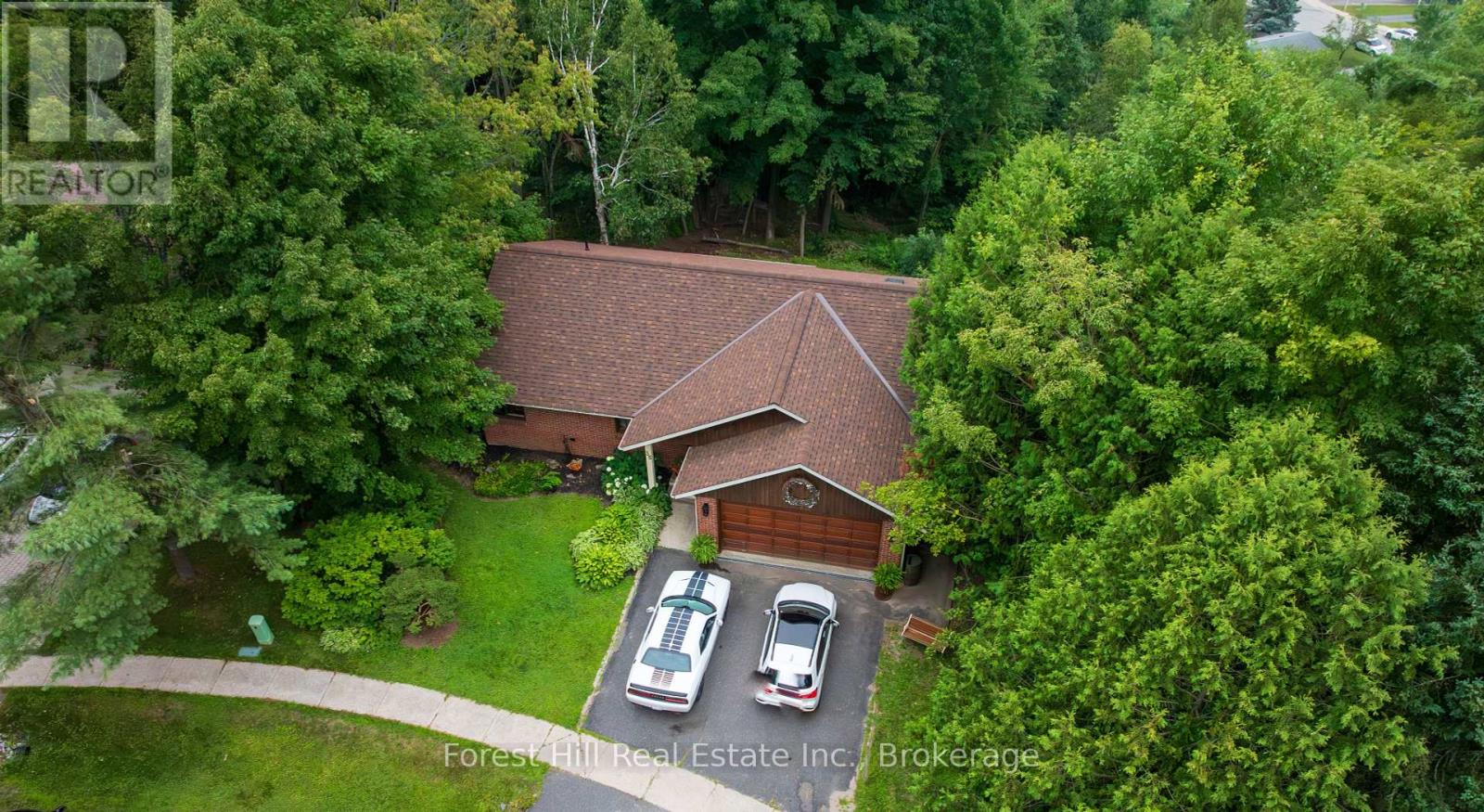 35 Westvale Drive S, Bracebridge, Ontario  P1L 1B5 - Photo 2 - X12322489