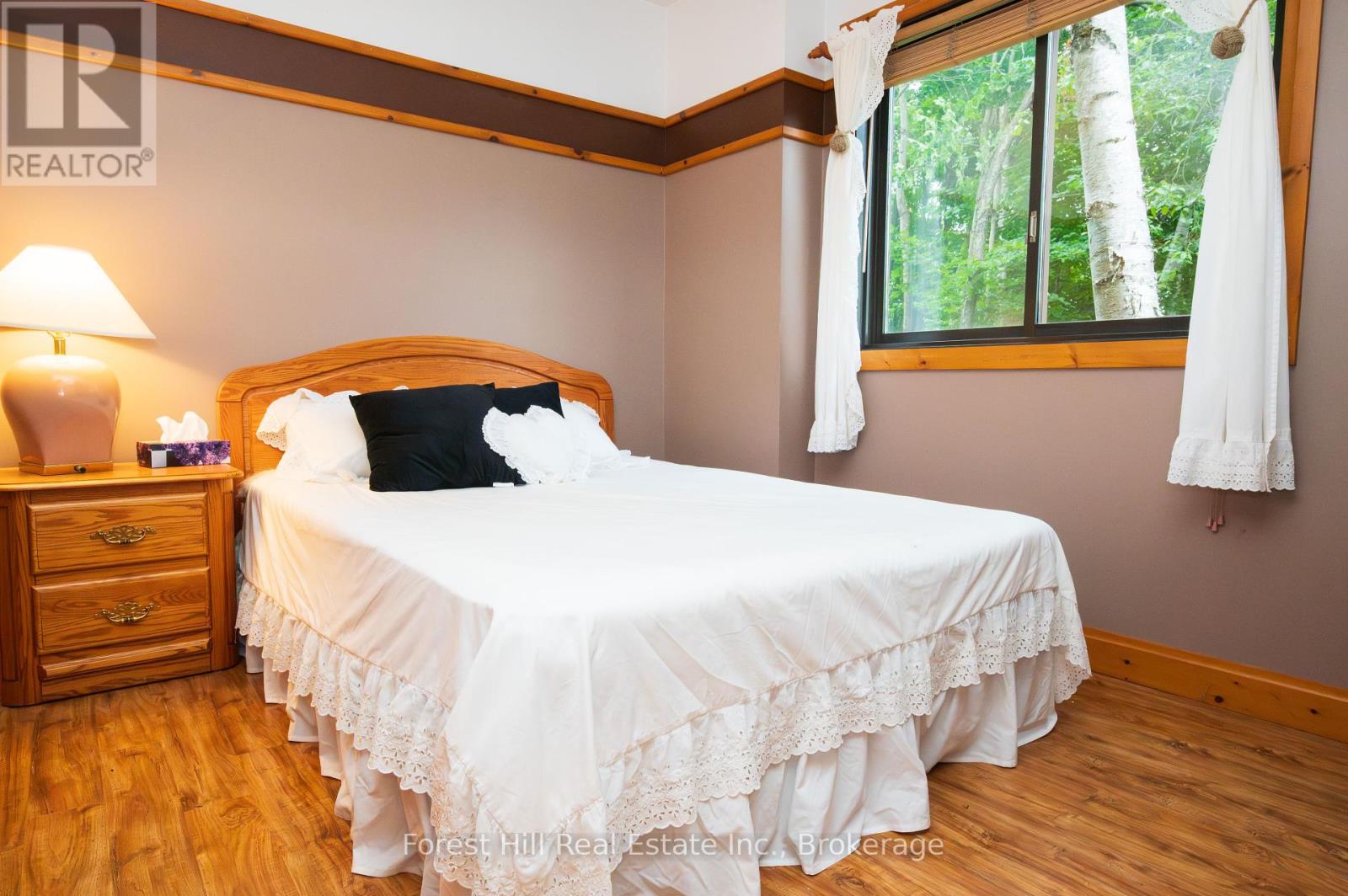 35 Westvale Drive S, Bracebridge, Ontario  P1L 1B5 - Photo 28 - X12322489