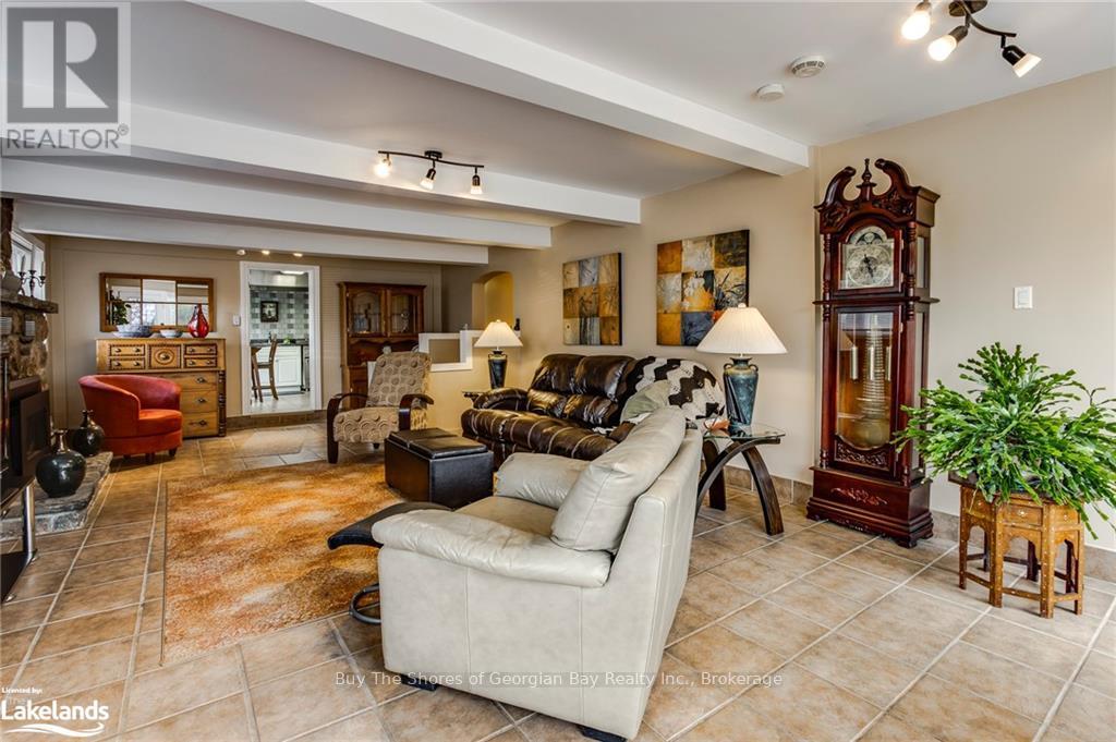 2512 Honey Harbour Road, Georgian Bay, Ontario  P0E 1E0 - Photo 11 - X12324322