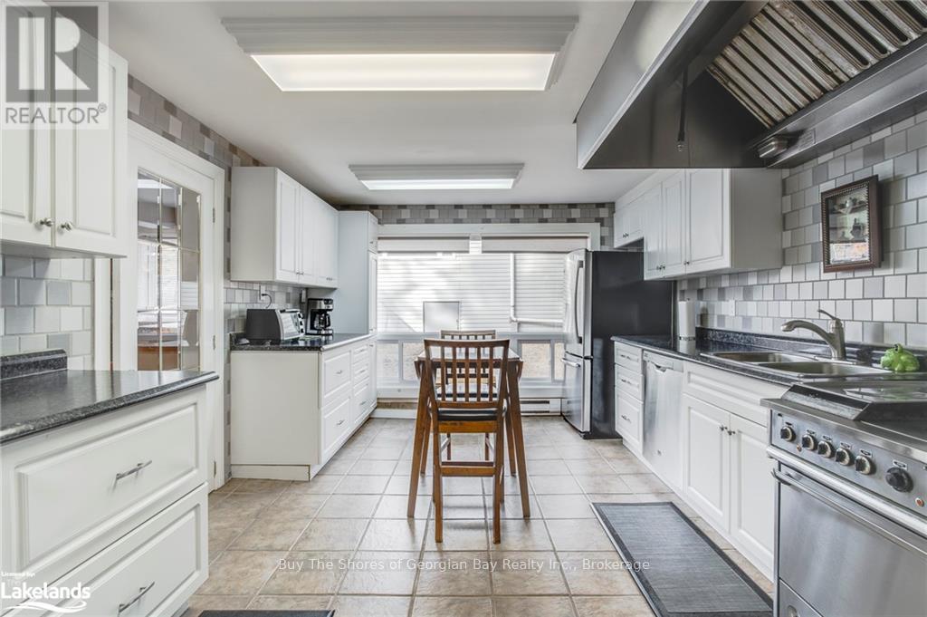 2512 Honey Harbour Road, Georgian Bay, Ontario  P0E 1E0 - Photo 14 - X12324322