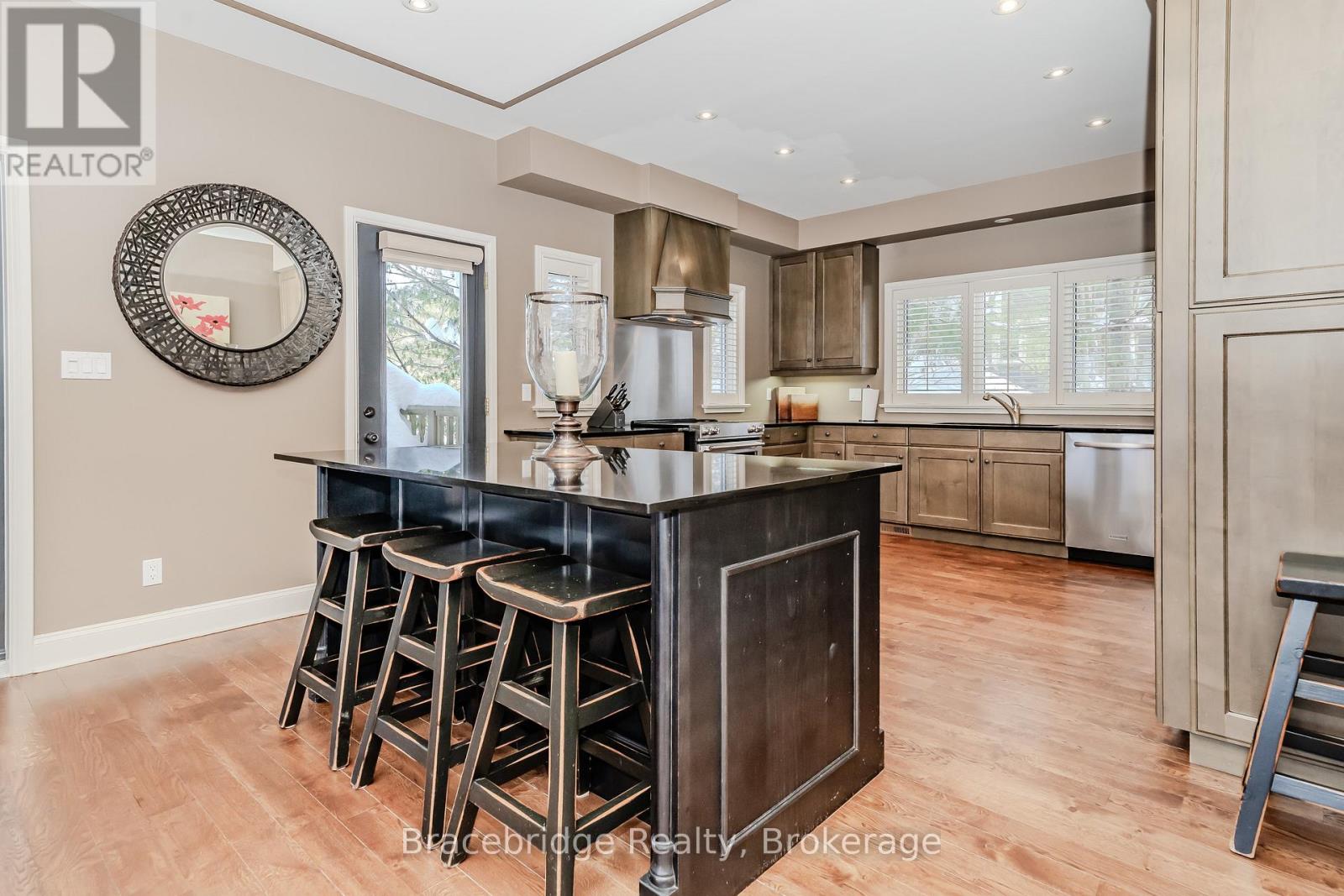 Water's Edge W1 - 3876 Muskoka Road 118 Highway W, Muskoka Lakes, Ontario  P0B 1J0 - Photo 9 - X12329359