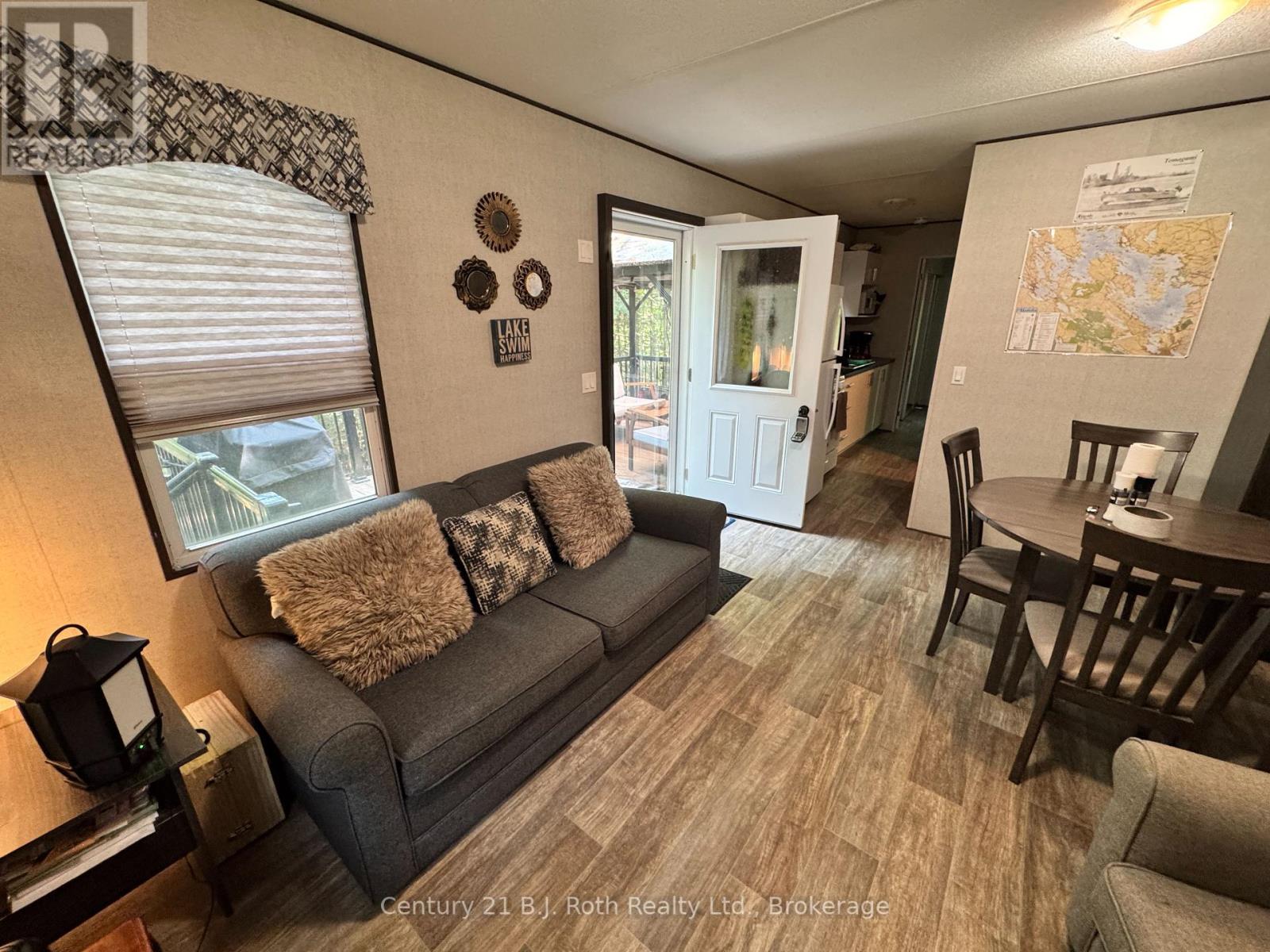 733 Poplar Crescent, Bracebridge, Ontario  P1H 1W9 - Photo 2 - X12331340