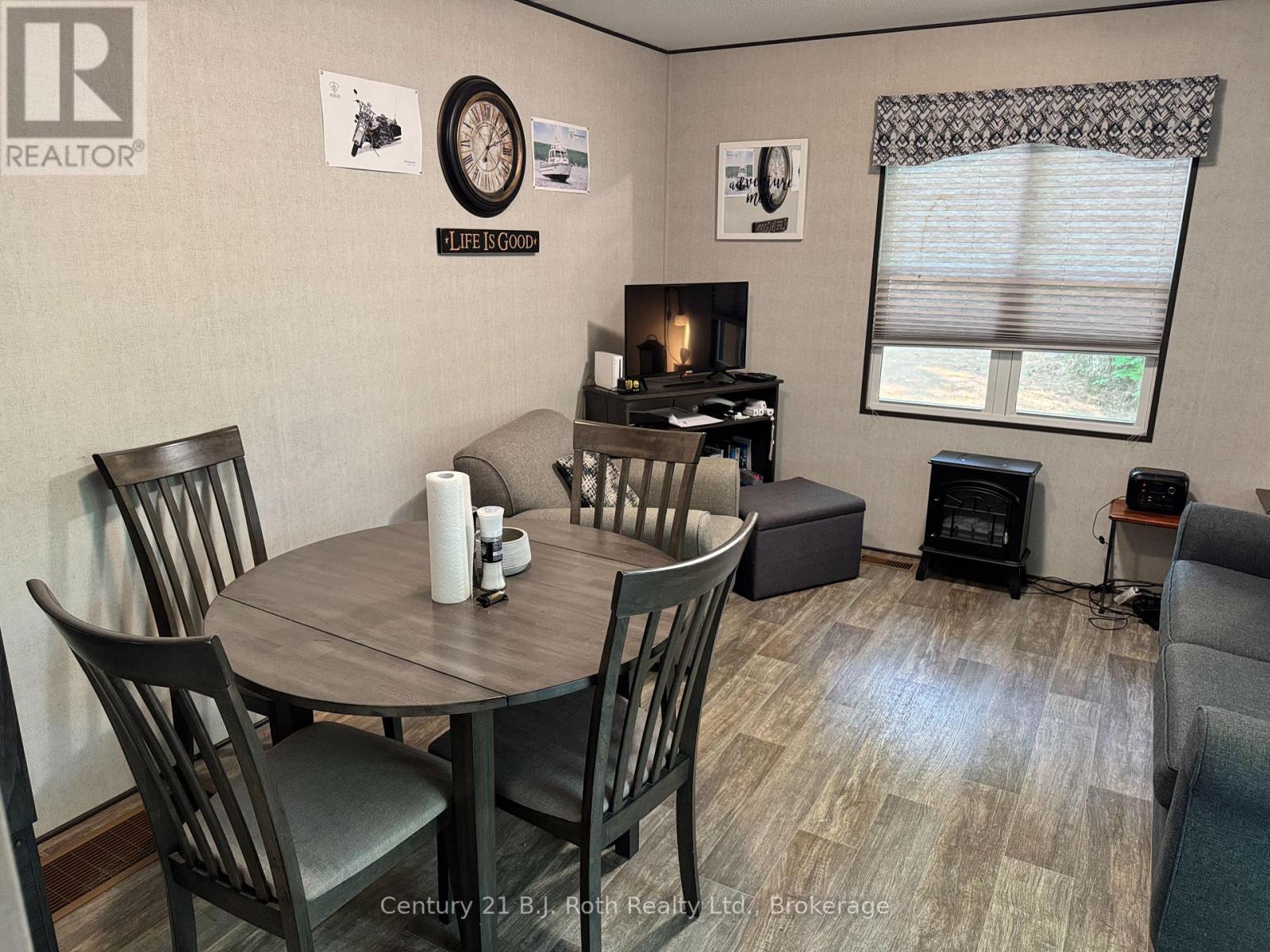 733 Poplar Crescent, Bracebridge, Ontario  P1H 1W9 - Photo 4 - X12331340