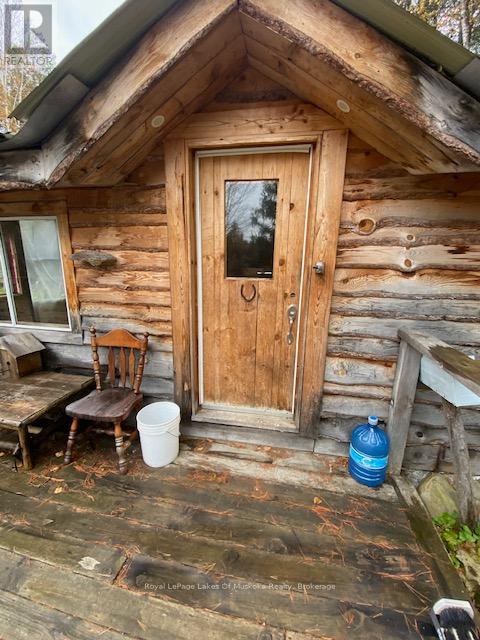 1590 Yearley Road, Huntsville, Ontario  P0B 1M0 - Photo 11 - X12335484