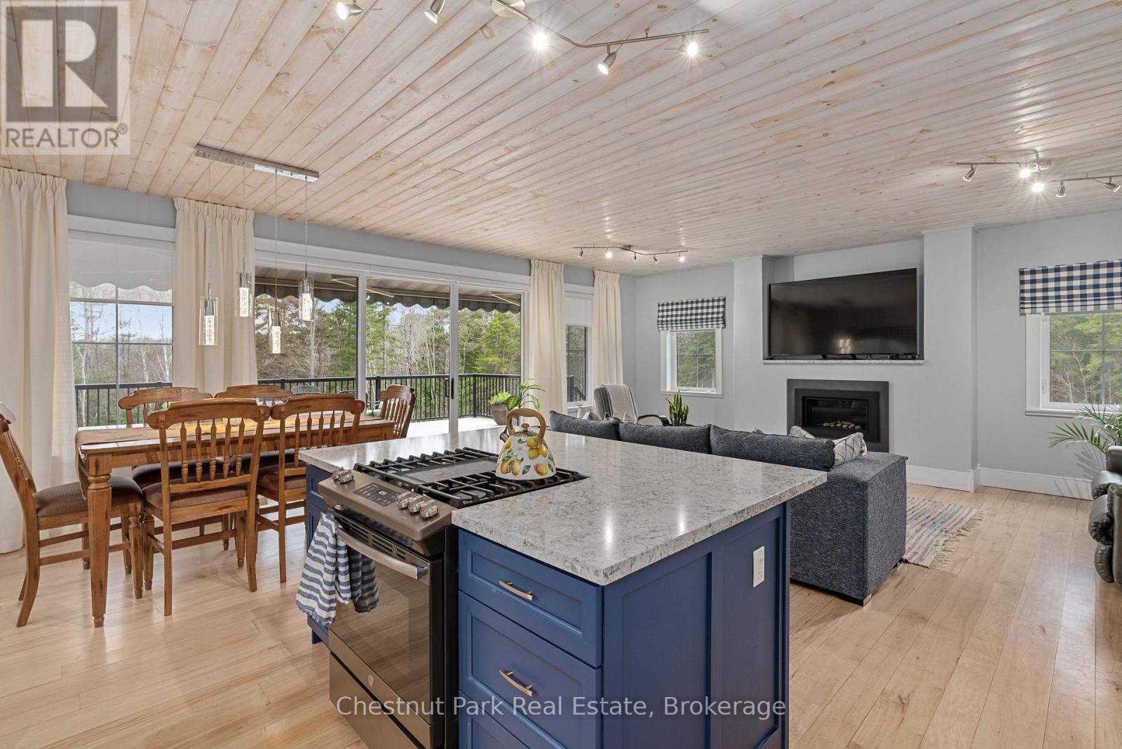 86 Bowyer Road, Huntsville, Ontario  P1H 2J4 - Photo 15 - X12337501