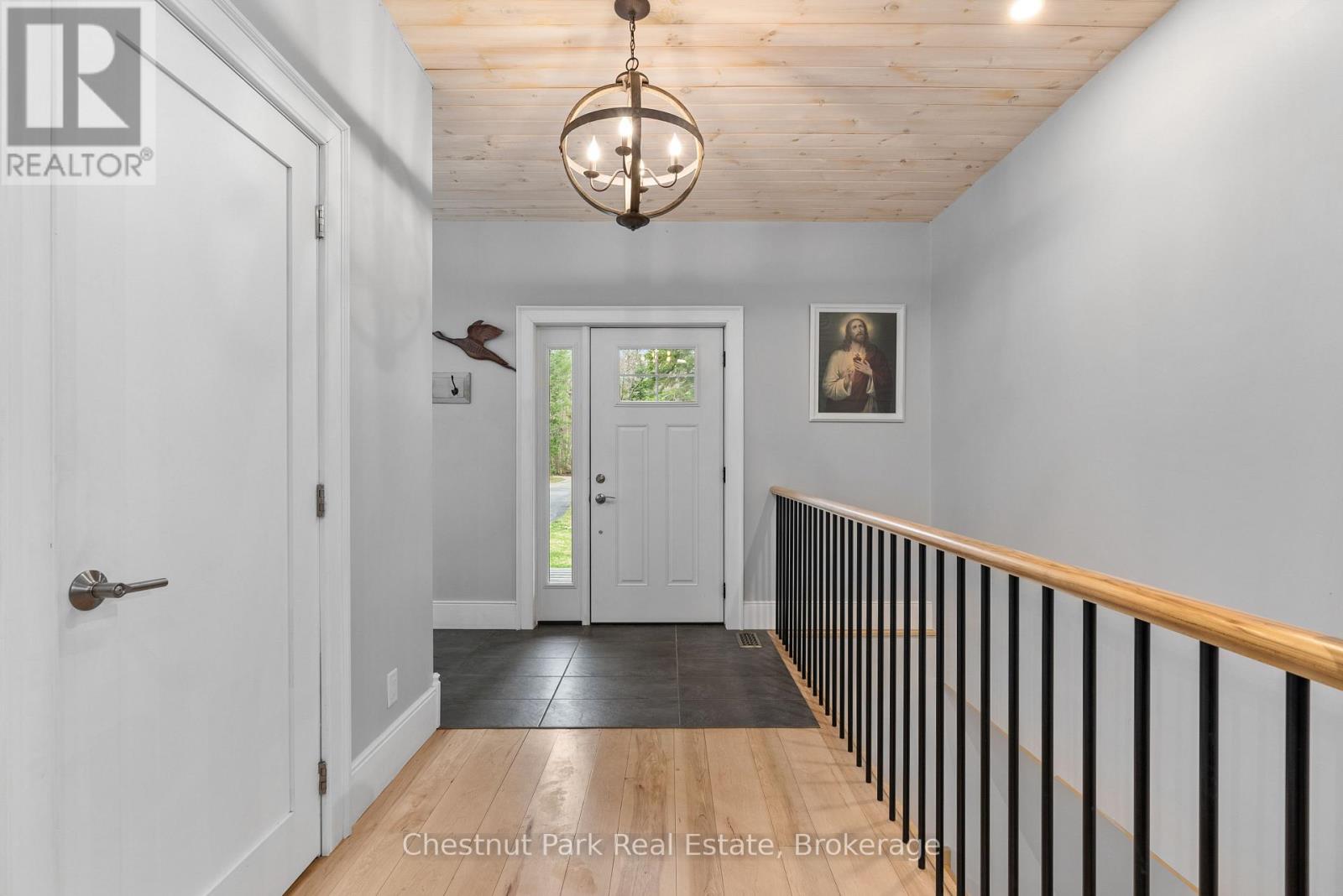 86 Bowyer Road, Huntsville, Ontario  P1H 2J4 - Photo 4 - X12337501