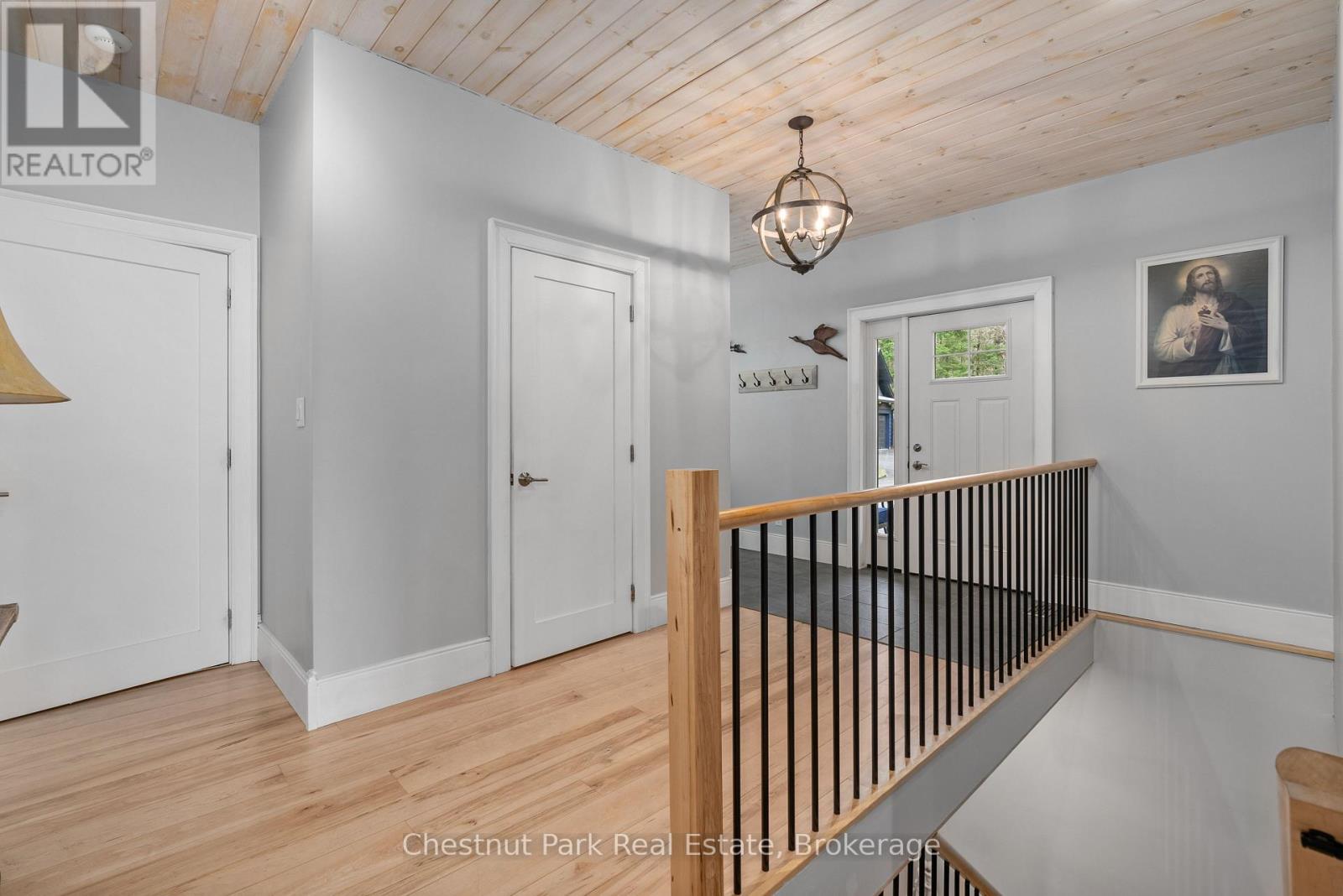 86 Bowyer Road, Huntsville, Ontario  P1H 2J4 - Photo 5 - X12337501