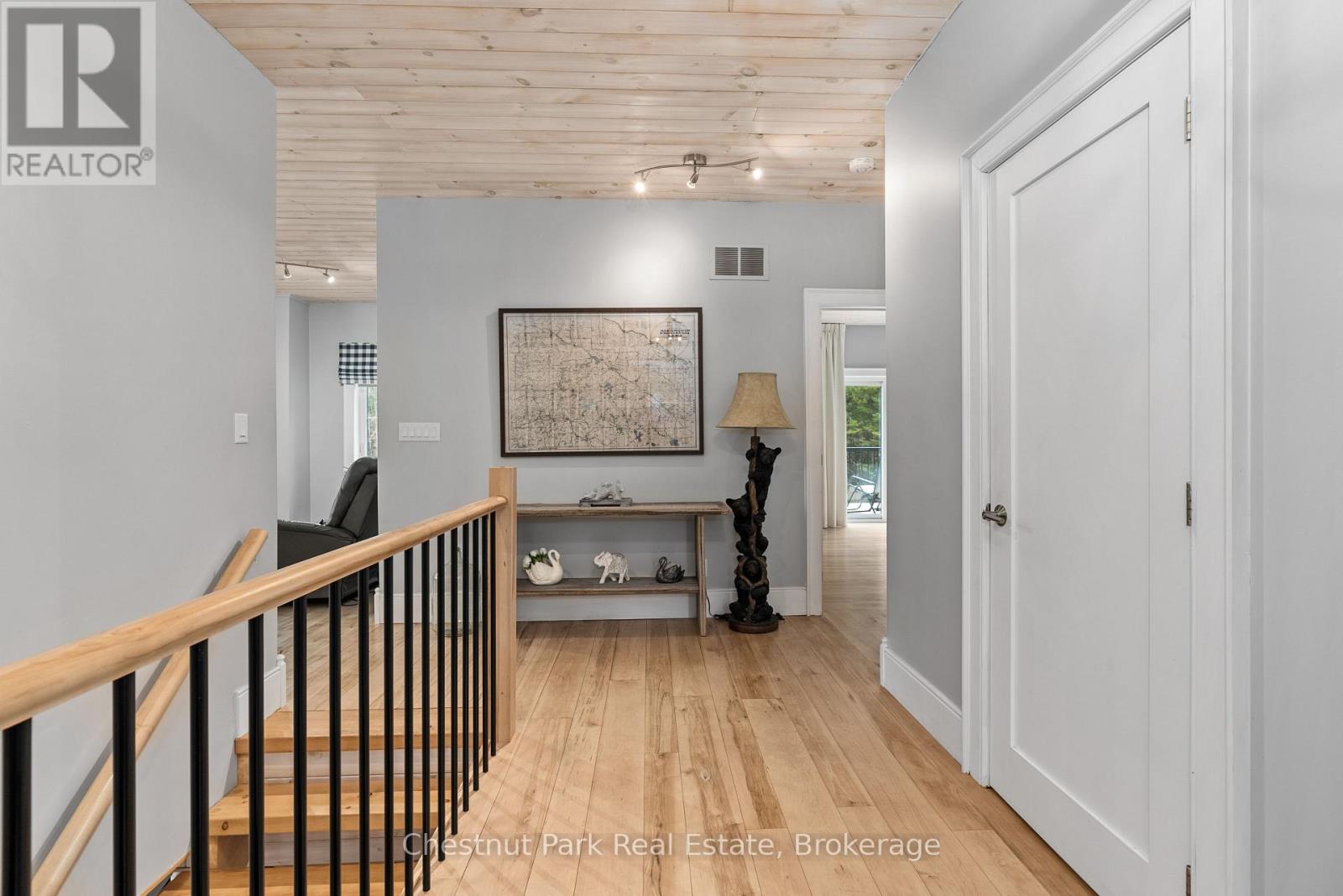 86 Bowyer Road, Huntsville, Ontario  P1H 2J4 - Photo 6 - X12337501