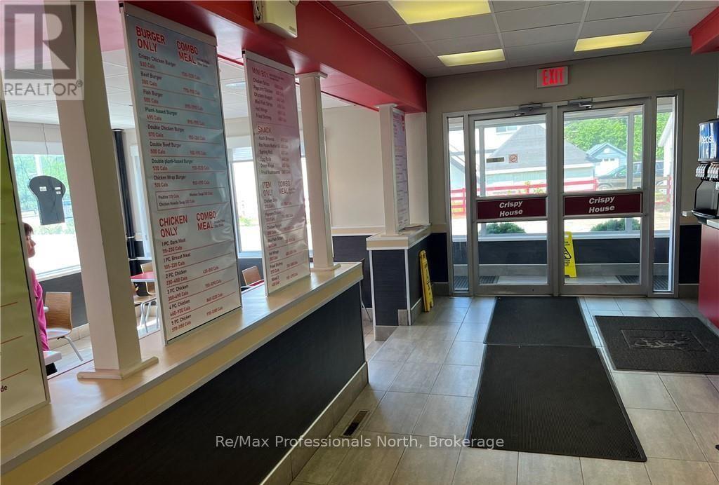 350 Winewood Avenue E, Gravenhurst, Ontario  P1P 1B7 - Photo 11 - X12338269