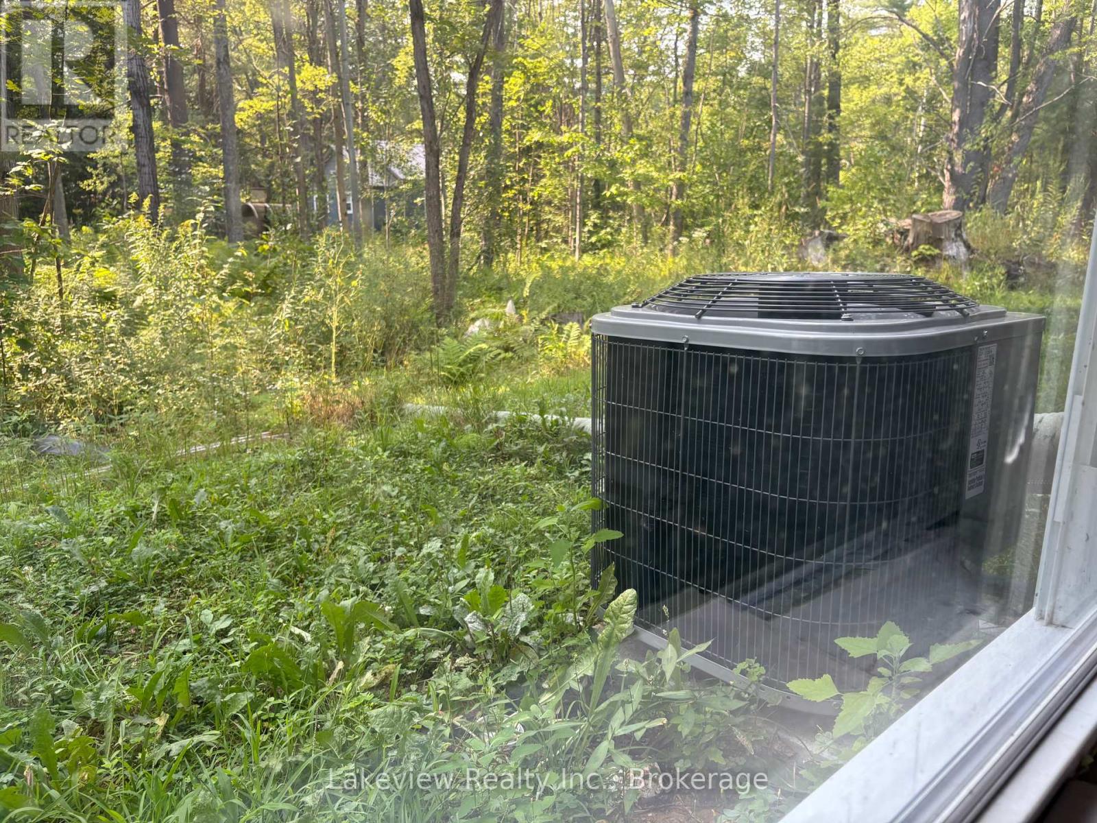 1078 South Kahshe Lake Road E, Gravenhurst, Ontario  P0E 1G0 - Photo 10 - X12338986