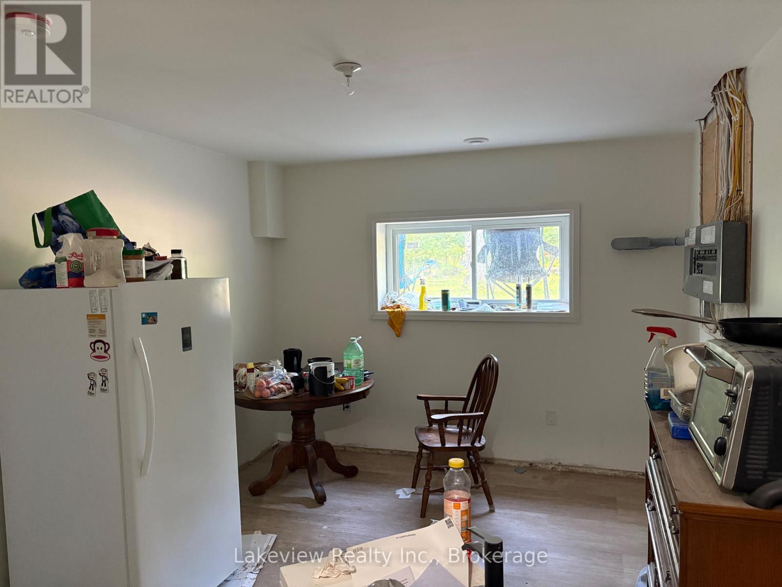 1078 South Kahshe Lake Road E, Gravenhurst, Ontario  P0E 1G0 - Photo 12 - X12338986